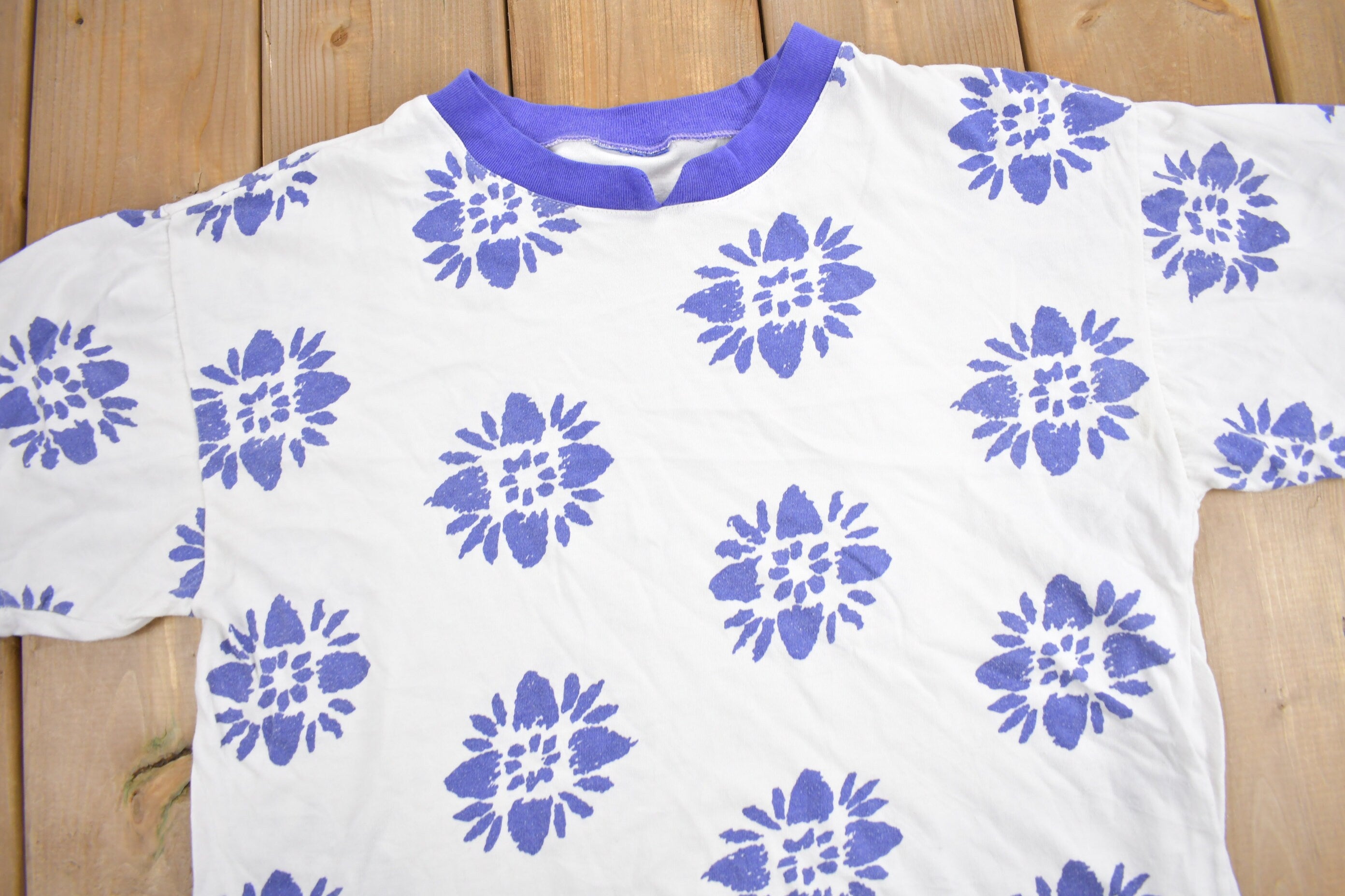 Vintage 1990s Floral Theme All Over Print Graphic T Shirt