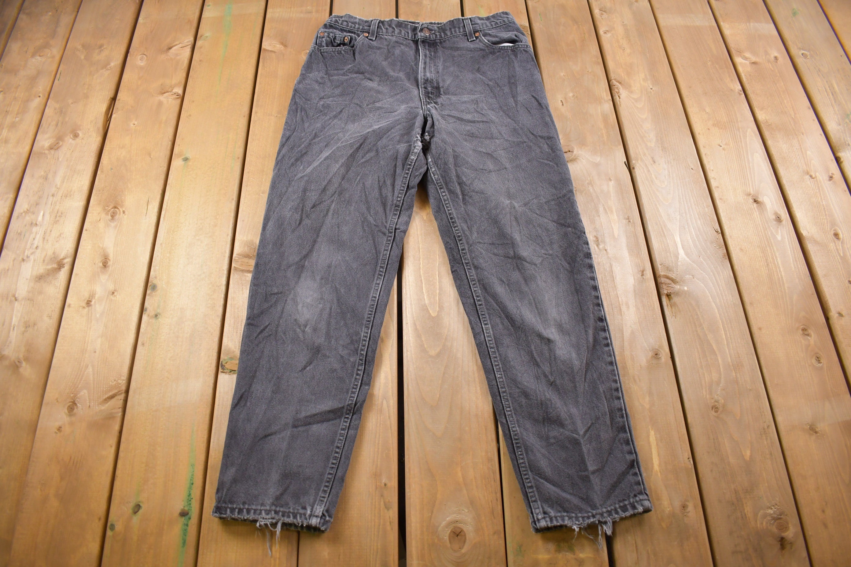 Vintage 1990s Levi's 550 Red Tab Jeans Size 31 x 30