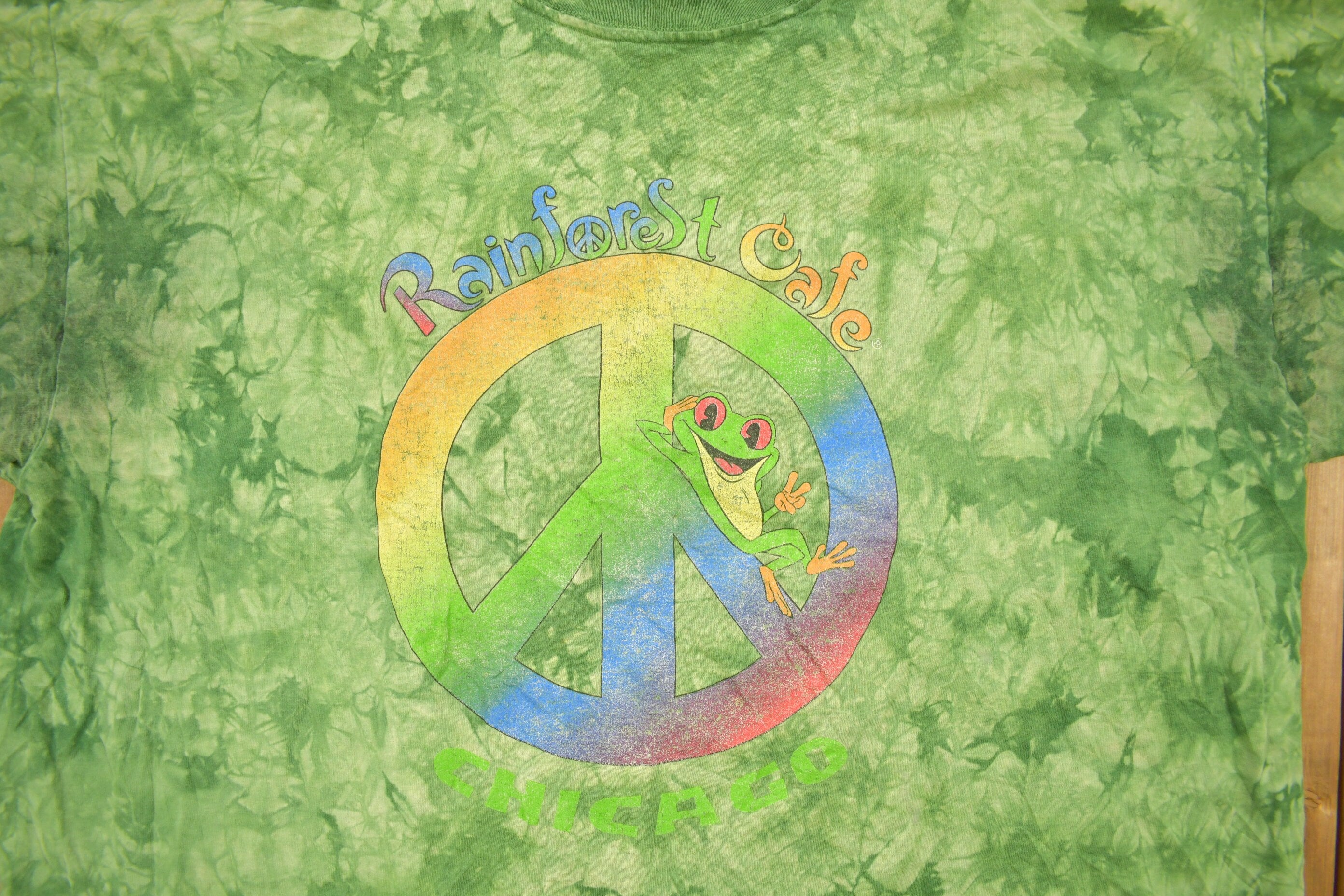 Vintage 1990s Rain Forest Café Chicago Souvenir Tie Dye T Shirt