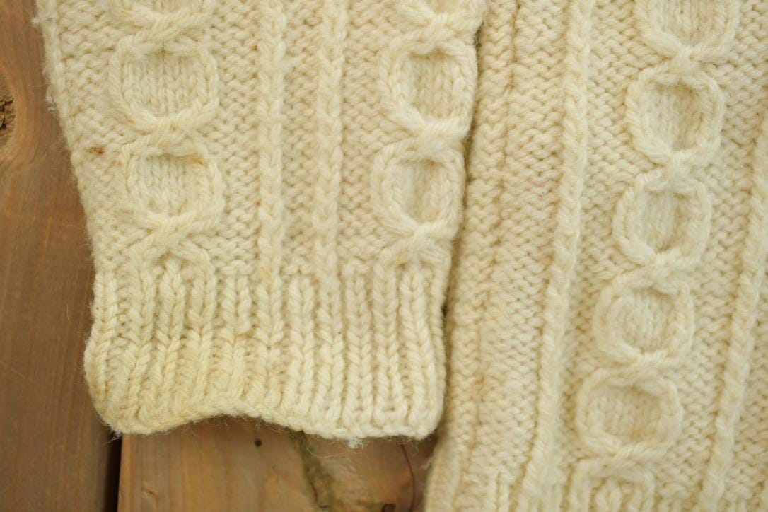 Vintage 1990s 100% Wool Cable Knit Cardigan Sweater / Vintage Cardigan / Button Up / Heavy Weight / Collared Knit