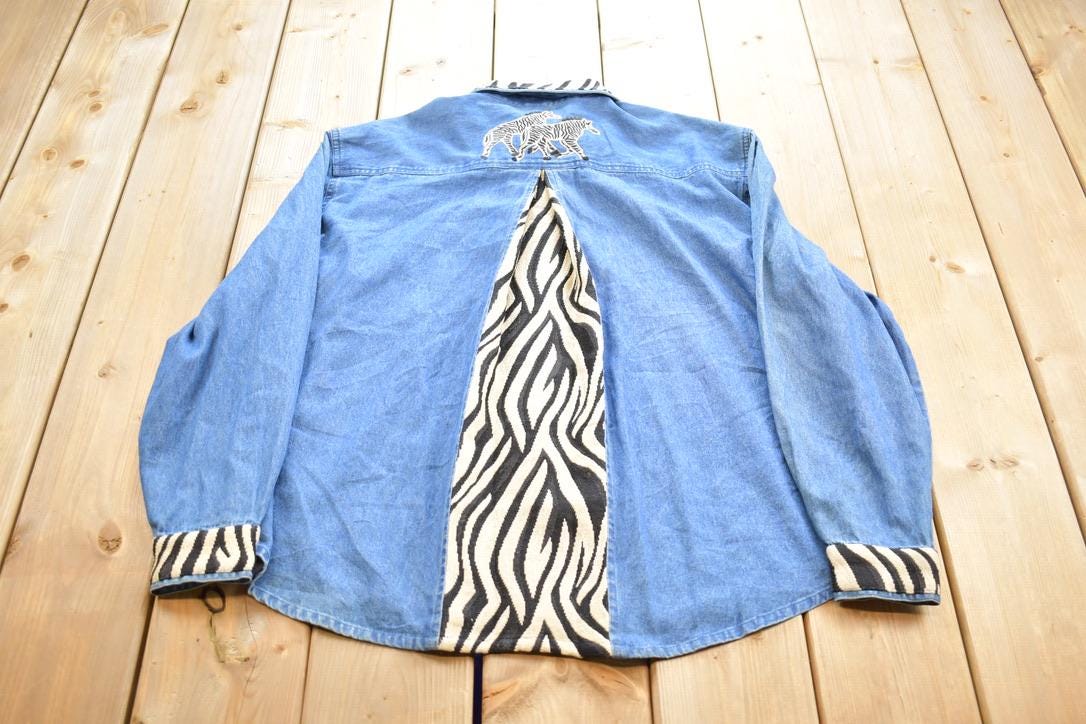Vintage 1990s Dressbarn Embroidered Zebra Button Up Long Sleeve Shirt