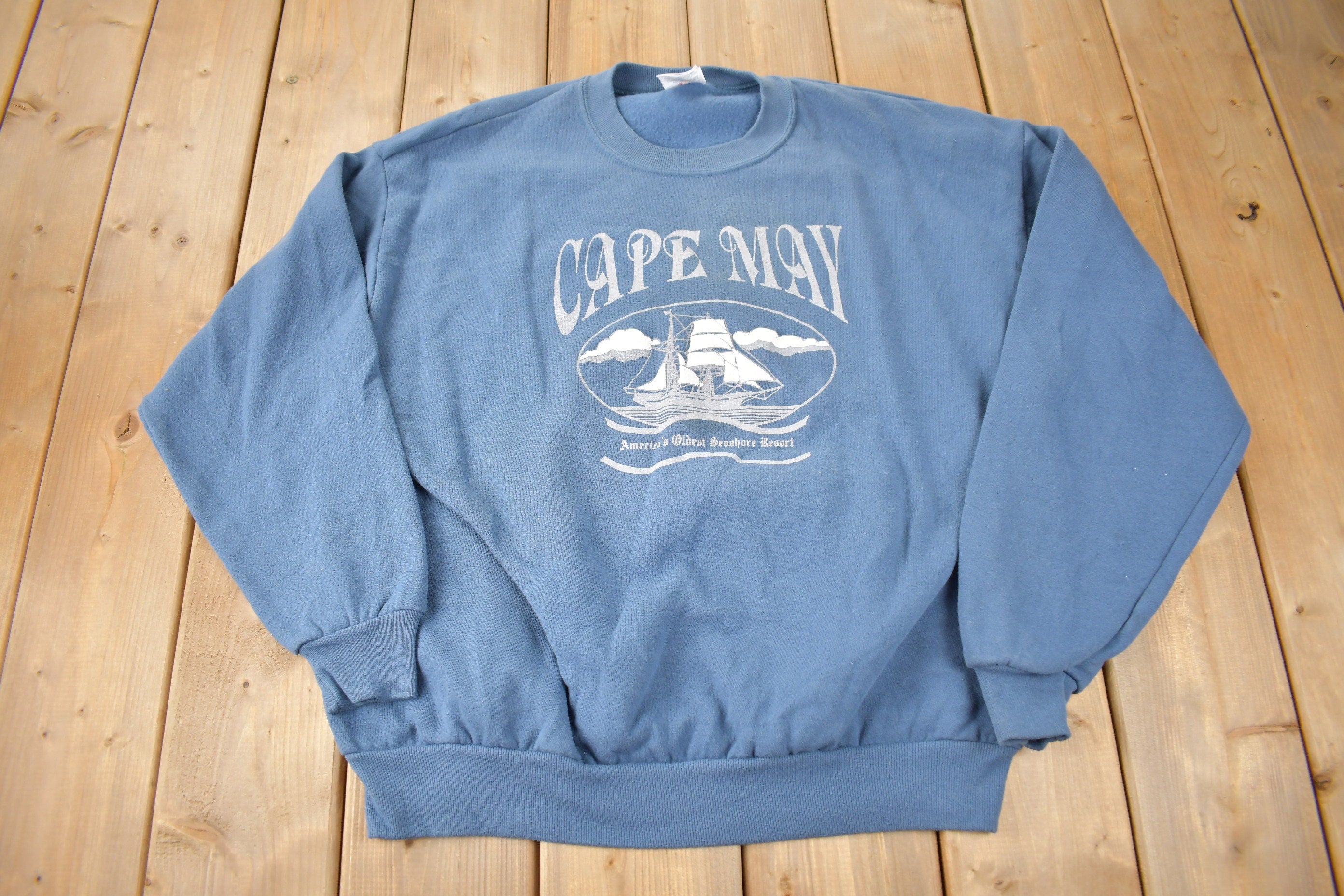 Vintage 1990s Cape May Americas Oldest Sea Shore Resort Souvenir Crewneck Sweatshirt Made in USA