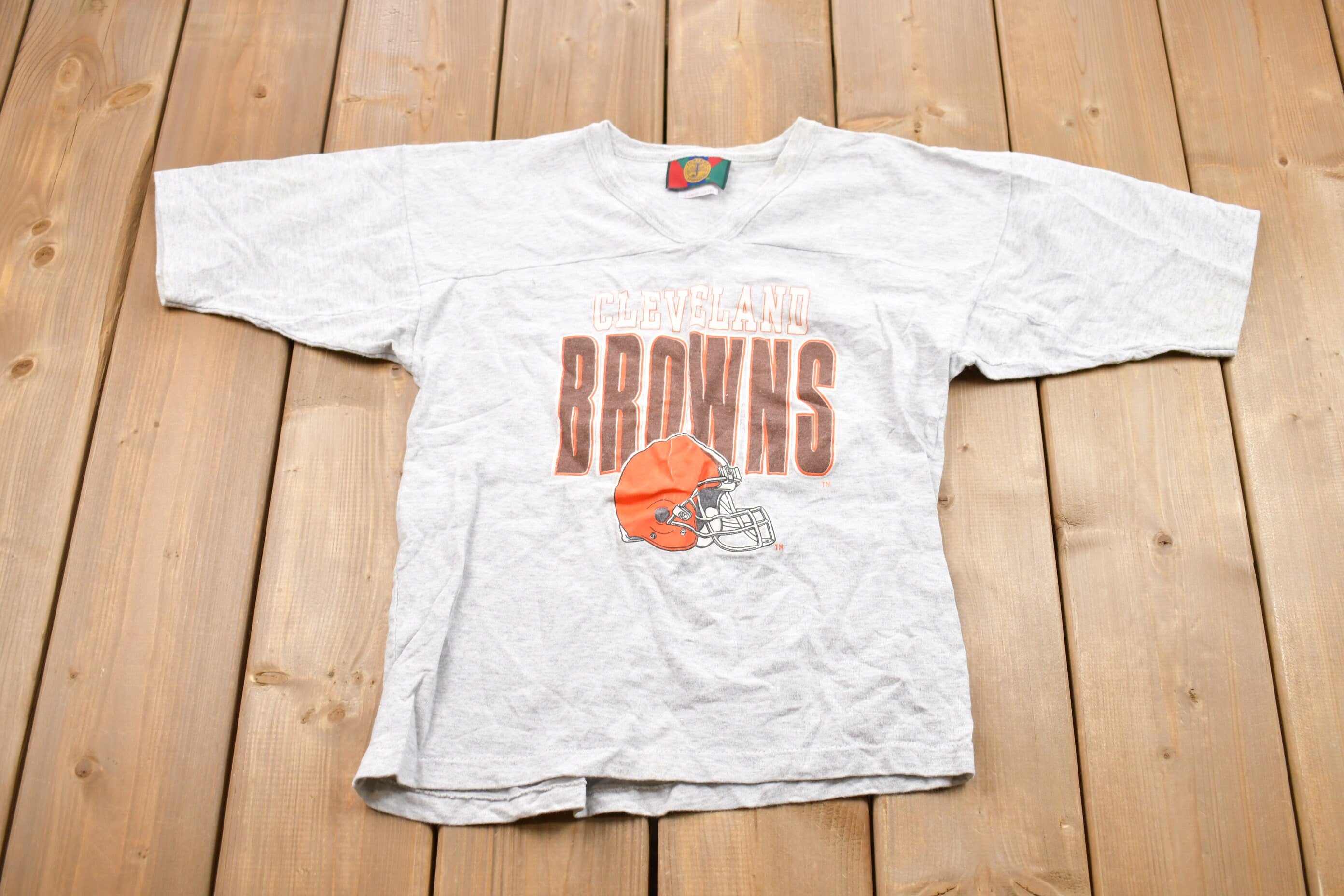 Vintage 1990s Kids Cleveland Browns NFL Graphic T-Shirt / Graphic / 80s / 90s / Streetwear / Retro Style / Single Stitch / Made In USA