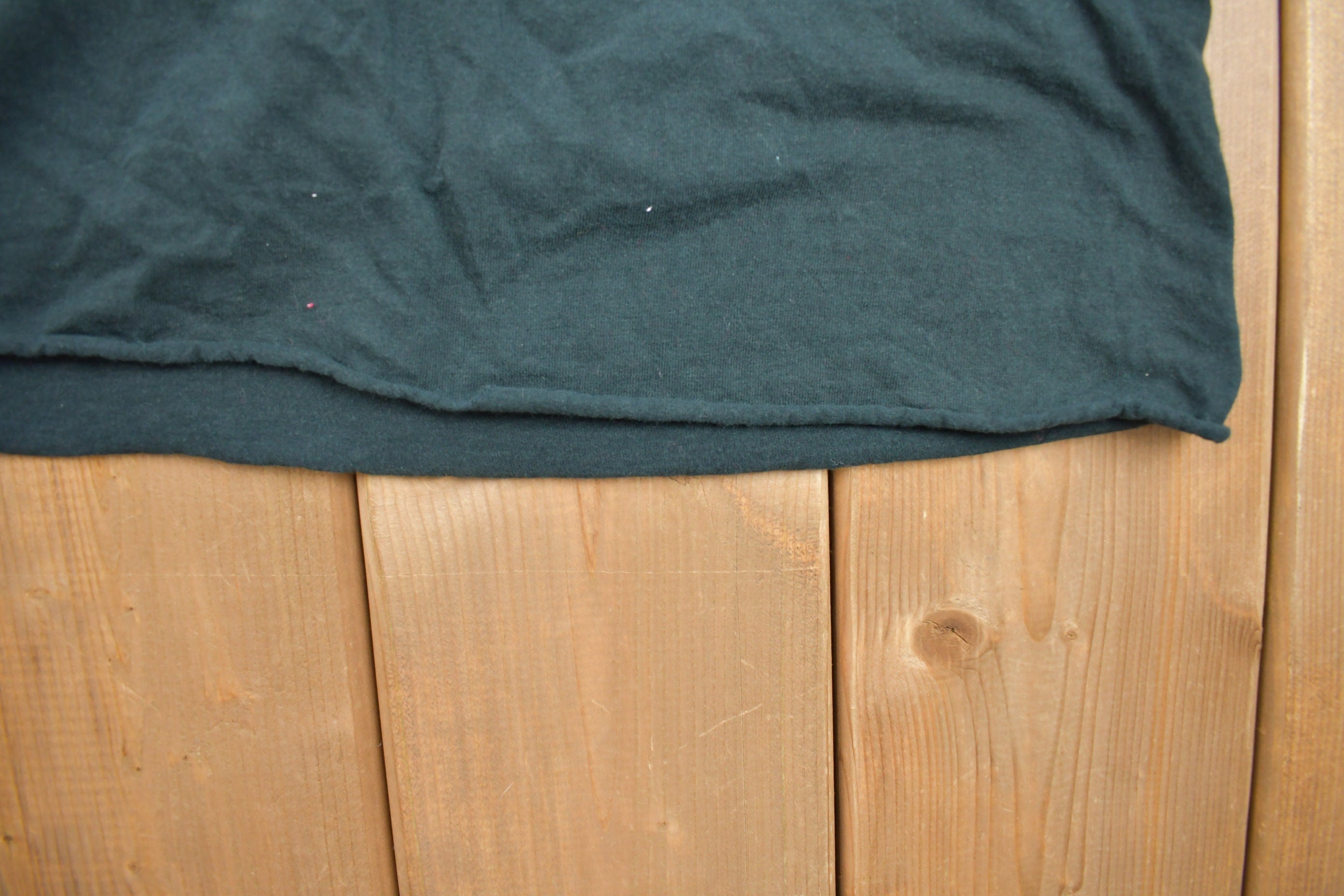 Vintage 1990s Mickey Mouse Embroidered Cartoon Cropped T-Shirt