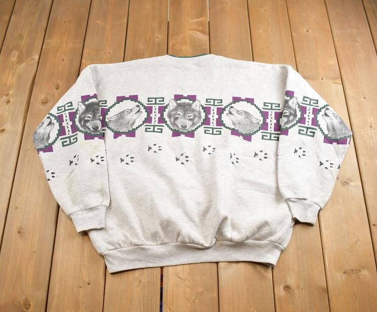 Vintage 1990s Majestic Wolf Outdoorsman Crewneck Sweatshirt Made In USA