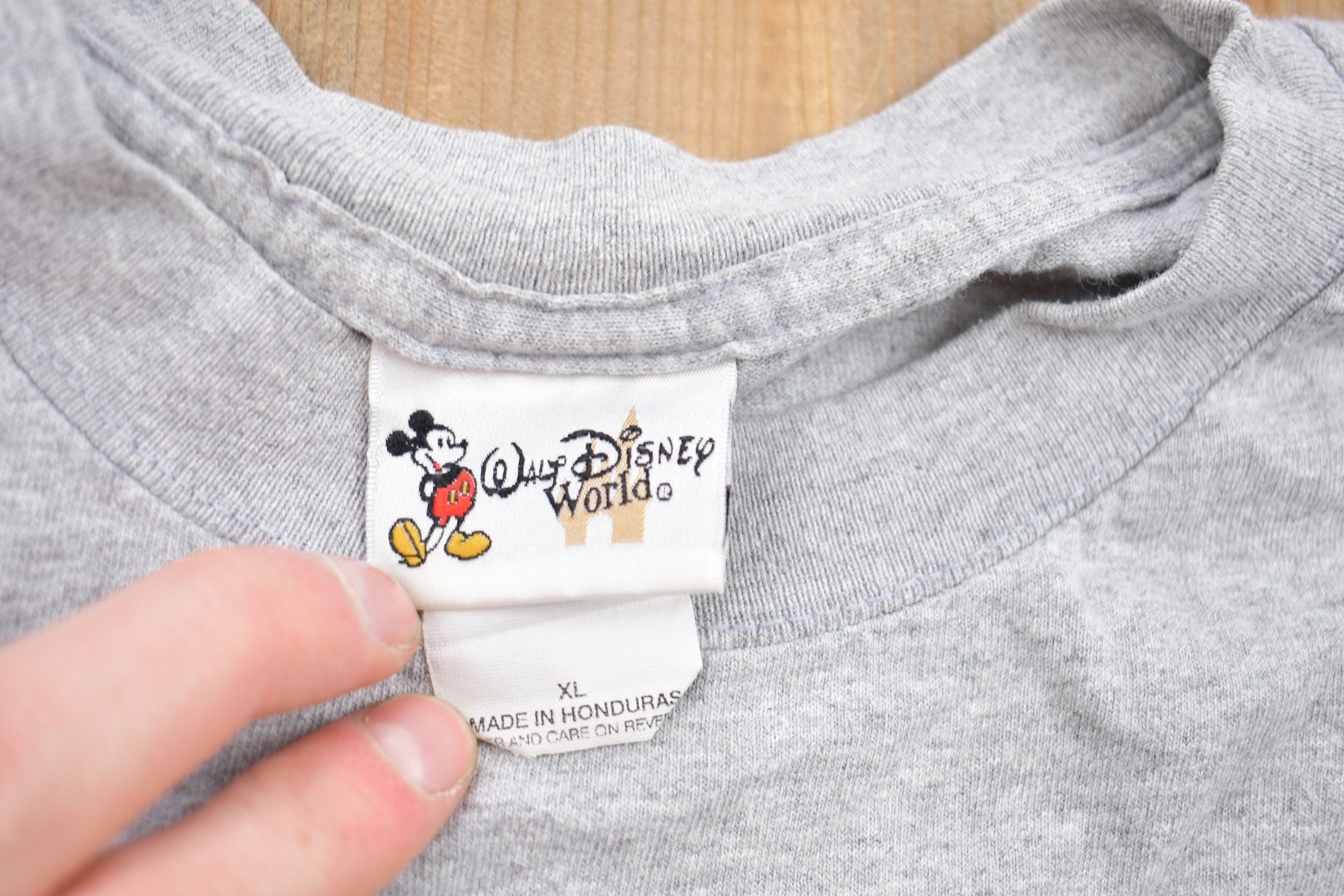 Vintage 2000 Walt Disney World Graphic T-Shirt