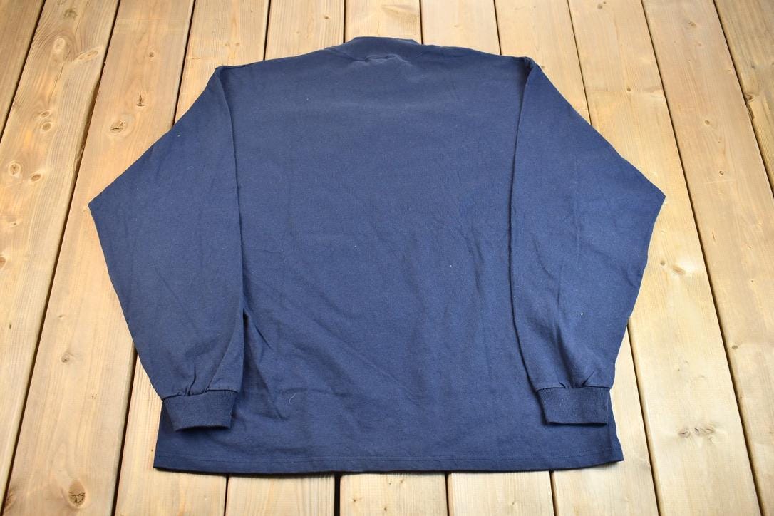 Vintage 2001 Navy Blue Cotton Deluxe Blue Hills Ascent Long Sleeve Graphic Mock Neck T-Shirt