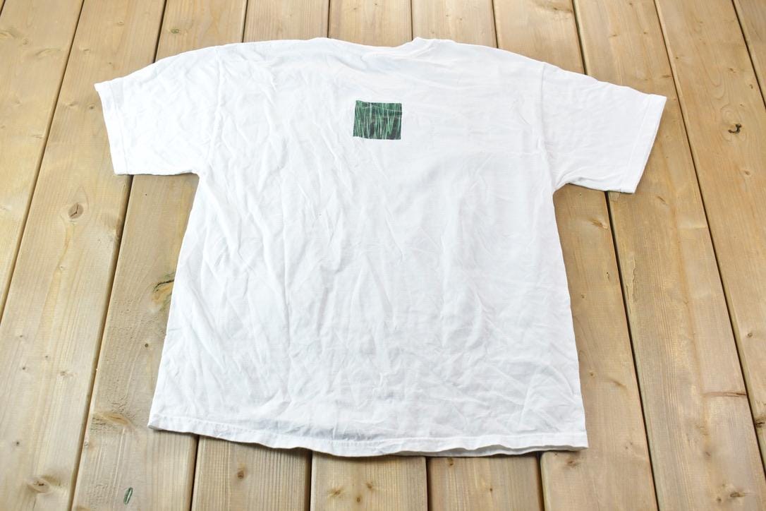 Vintage 2000s University Collegiate Graphic T-Shirt