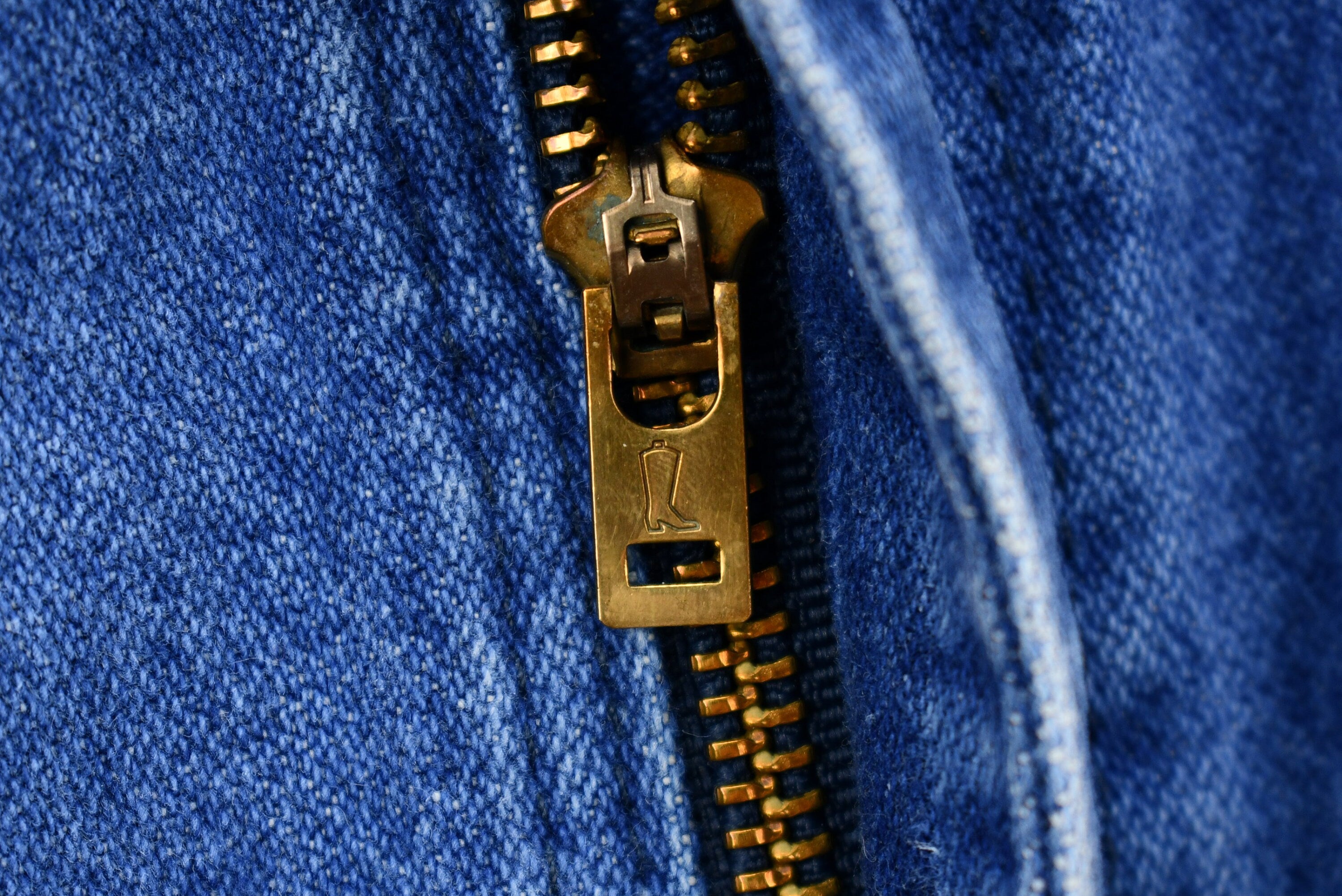 Vintage Early 1990s Wrangler Light Wash Relaxed Straight Leg Jeans