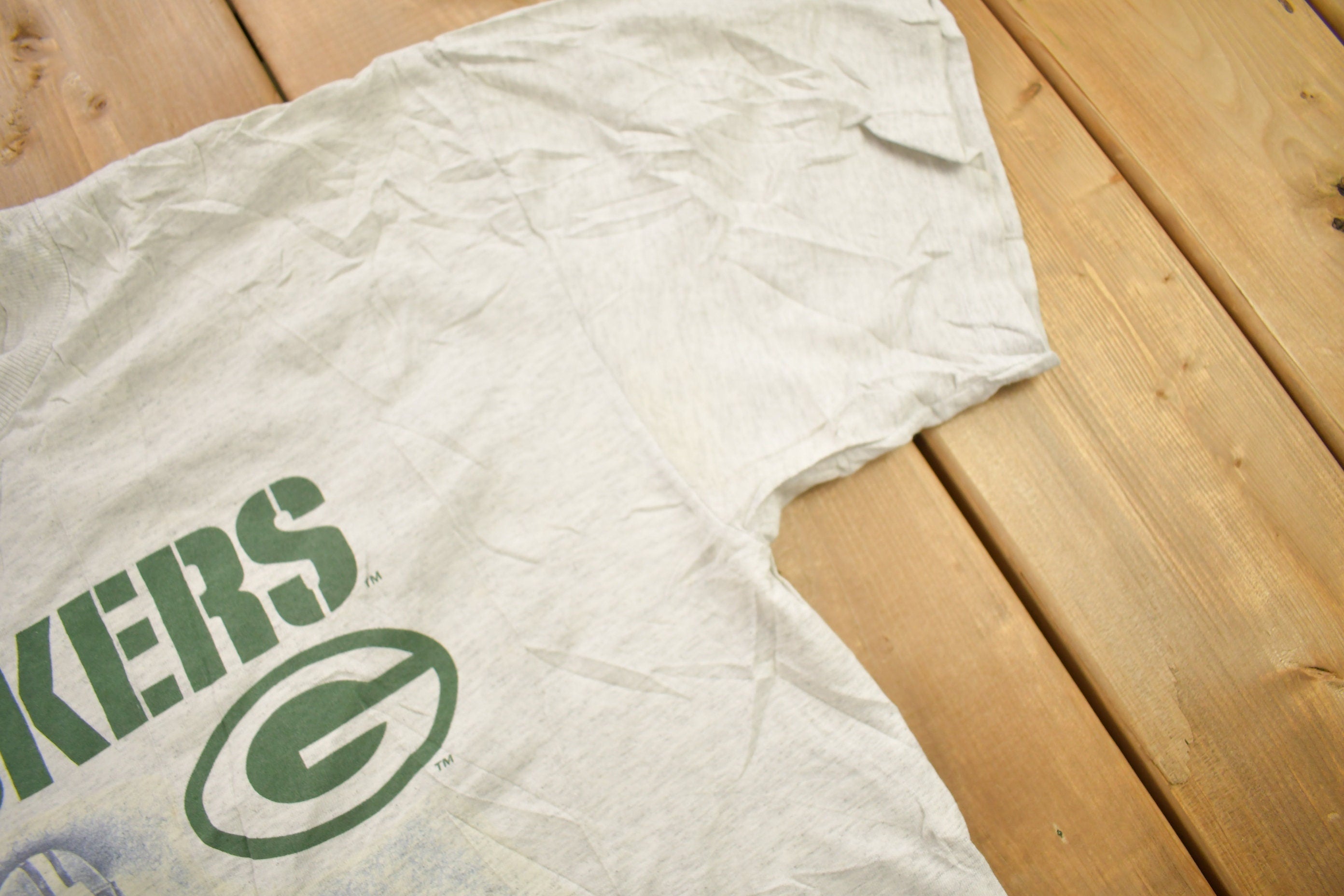 Vintage 1996 Brett Favre Green Bay Packers NFL Graphic T-Shirt