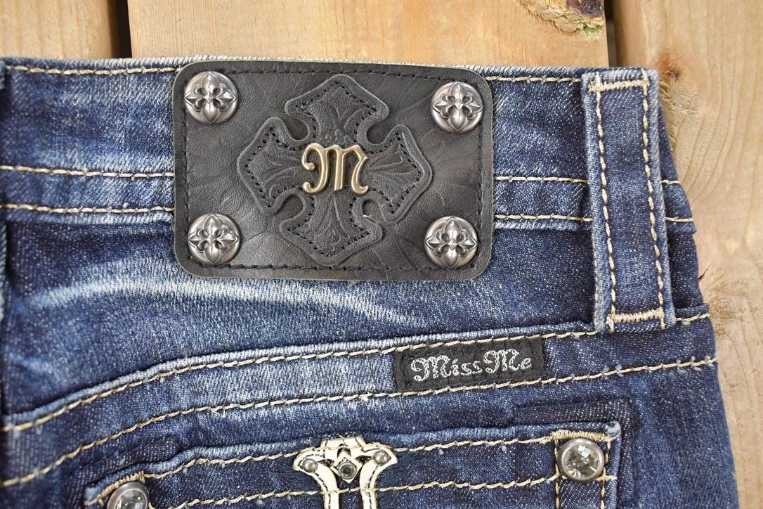 Vintage Deadstock Y2K Miss Me Bedazzled Low Rise Jeans Women's Size 26x31