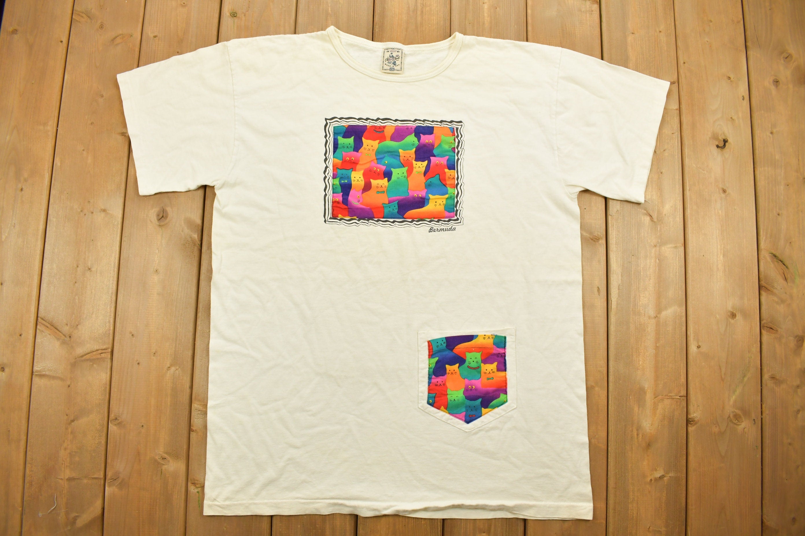 Vintage 1990s Bermuda Cat Themed Pocket Graphic T-Shirt