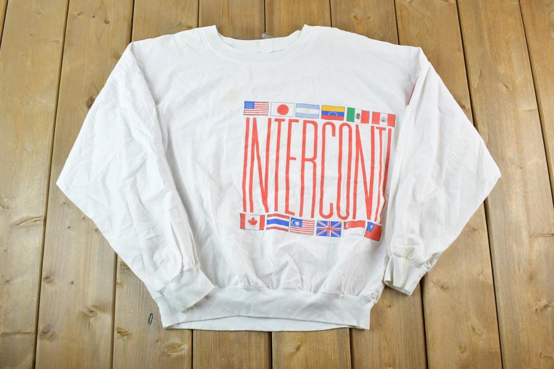Vintage 1990s Tandem Canada AOP Souvenir Crewneck Sweatshirt Made In USA
