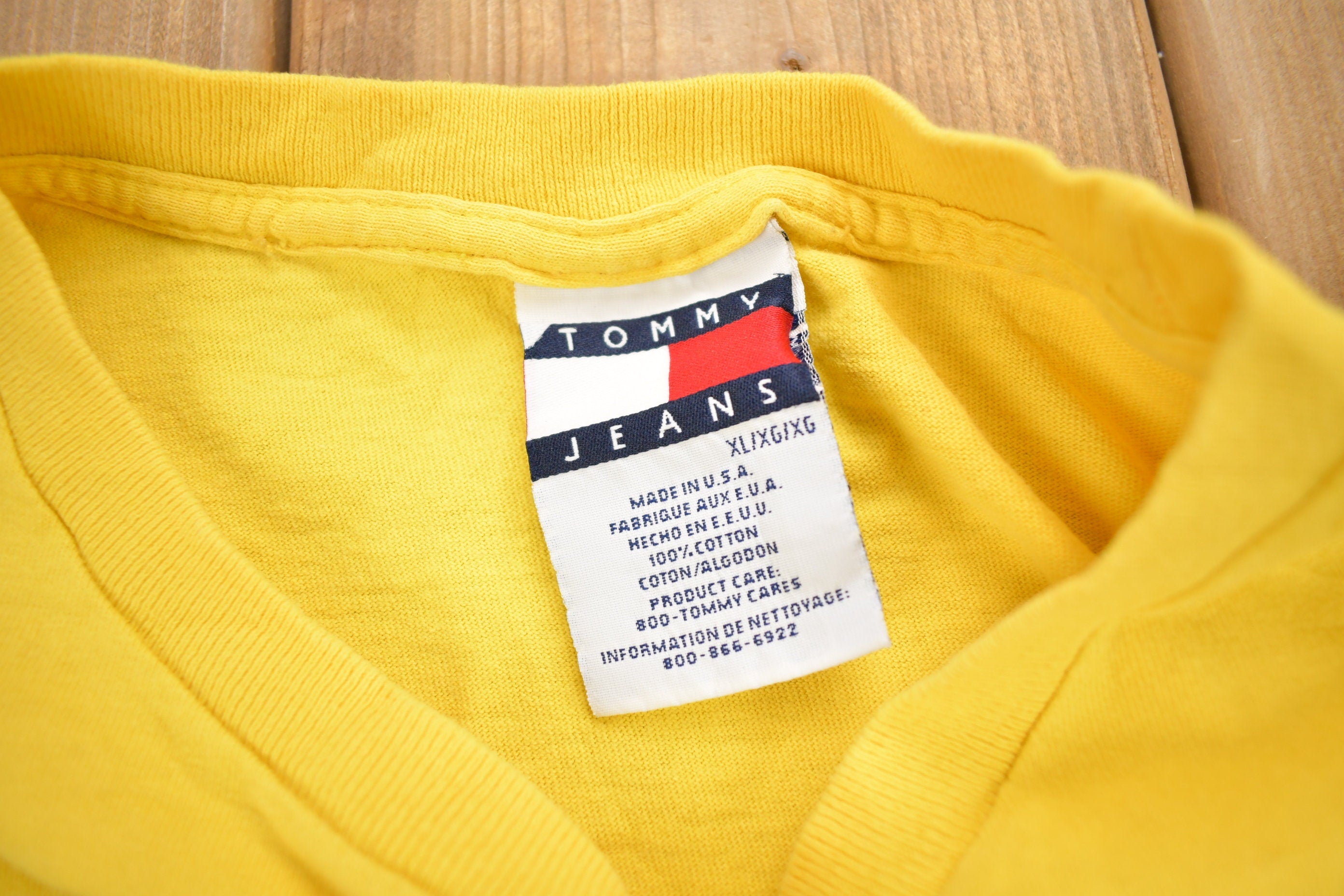 Vintage 1990s Tommy Hilfiger Tommy Jeans Graphic T Shirt