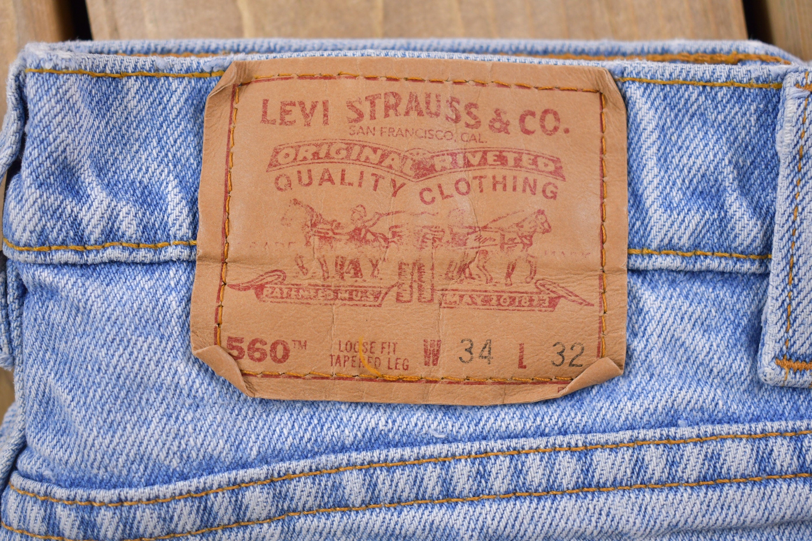 Vintage 1990s Levi's 560 Red Tab Jeans Size 32 x 31