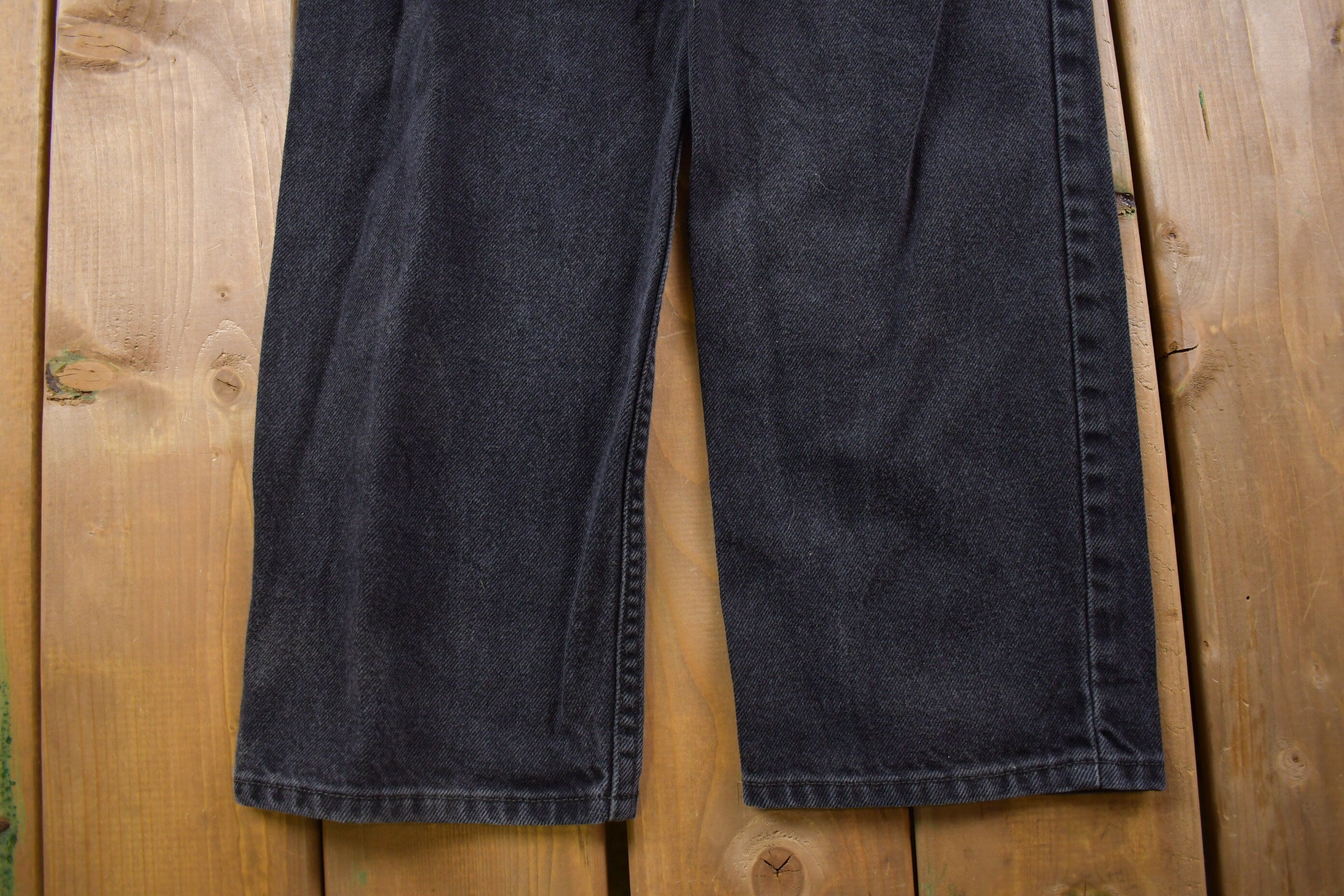 Vintage 1990s Youth Levi's Red Tab Jeans Size 24 x 24