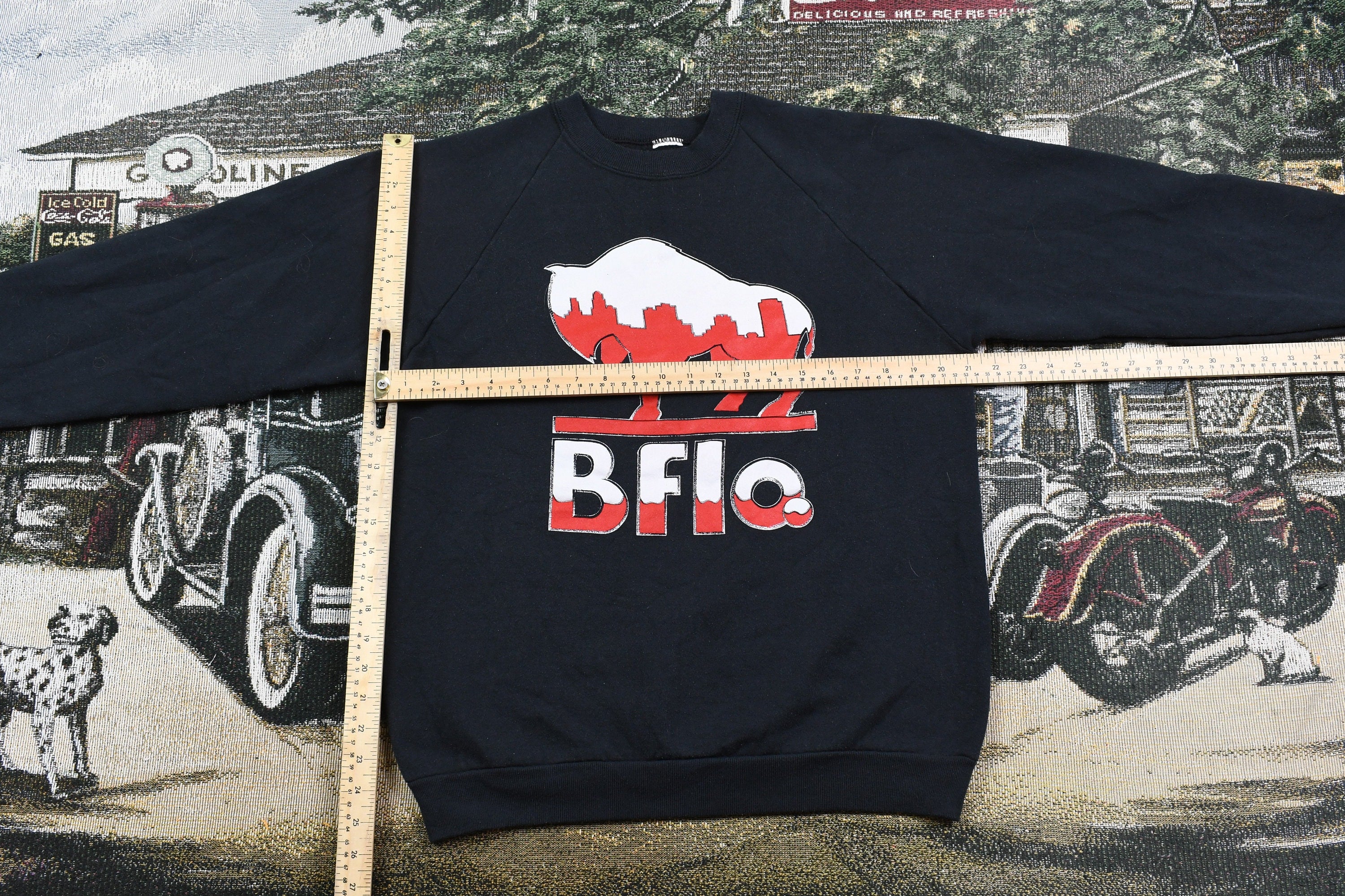 Vintage 1990s Bflo Animal City Skyline Graphic Crewneck
