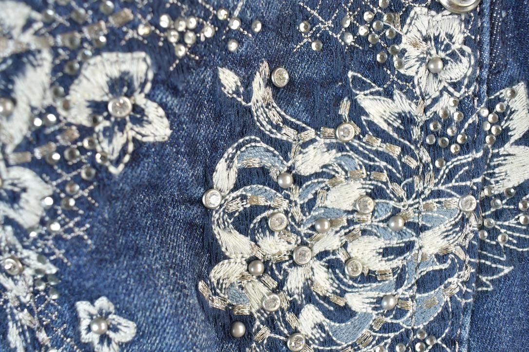 Vintage Y2K Miss Me Bedazzled Low Rise Jeans Size 26x31