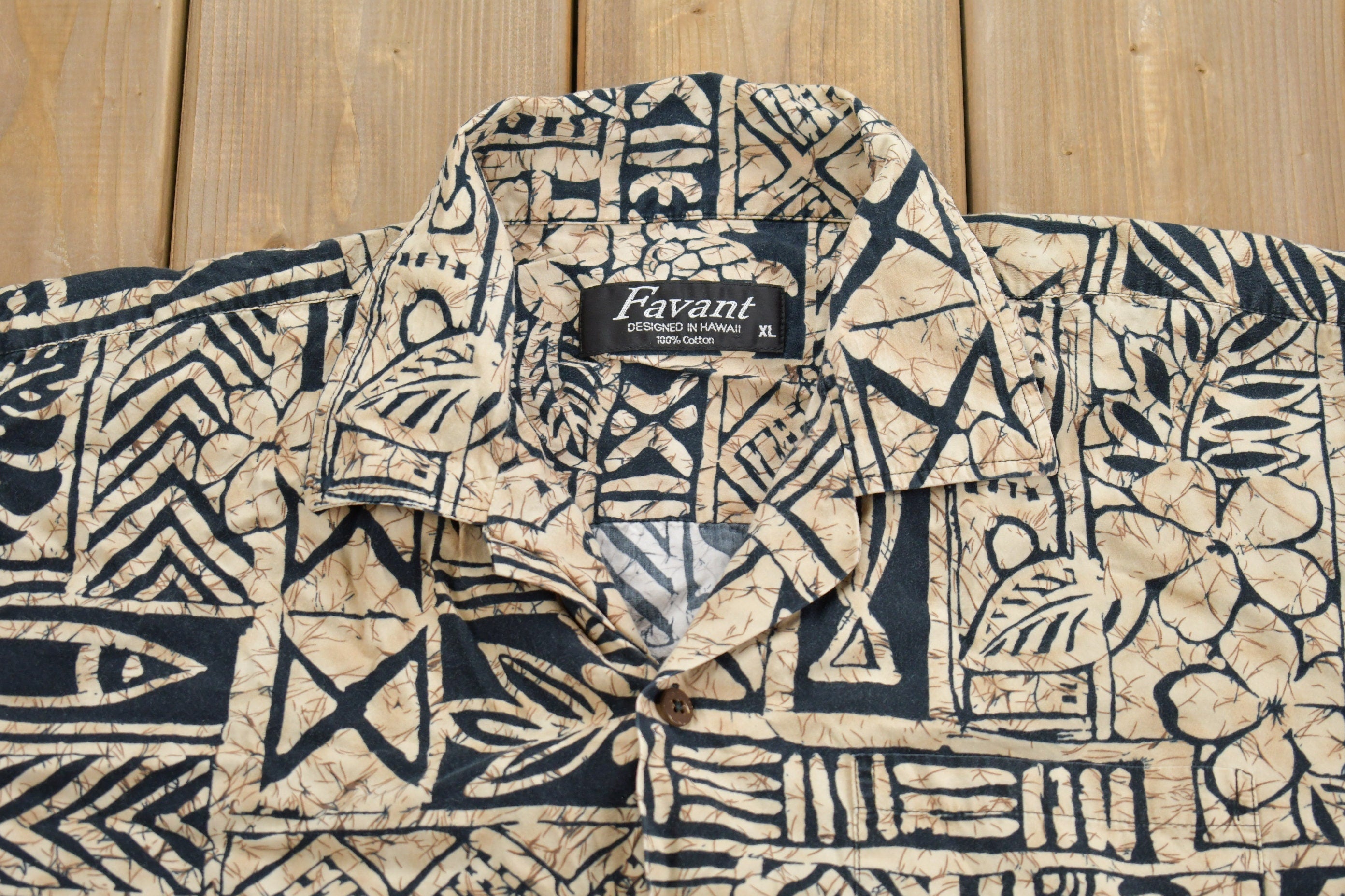 Vintage 1980s All Over Print Hawaiian Button Up Shirt