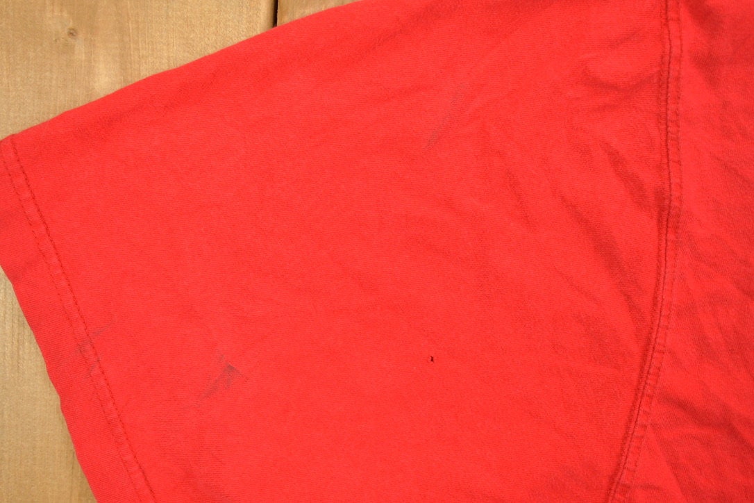 Vintage 1990s Roca Wear Basketball Graphic T-Shirt