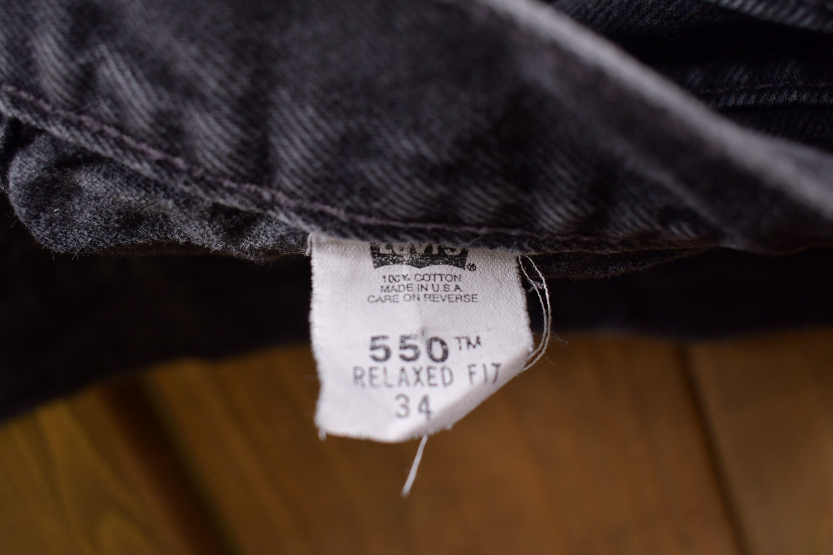 Vintage 1990s Levi's 550 Red Tab Jean Shorts 32 x 9