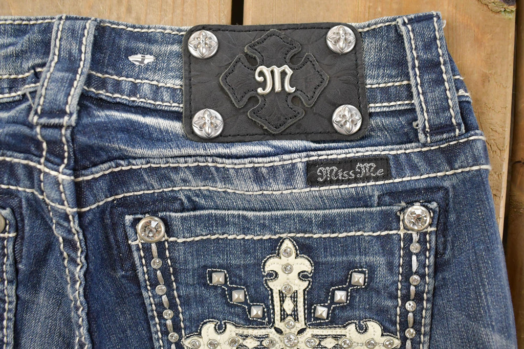 Vintage Deadstock Y2K Miss Me Bedazzled Low Rise Jeans Women's Size 26x31 / Boot Cut Jeans / 2000's Embroidered Contrast Stitched Denim