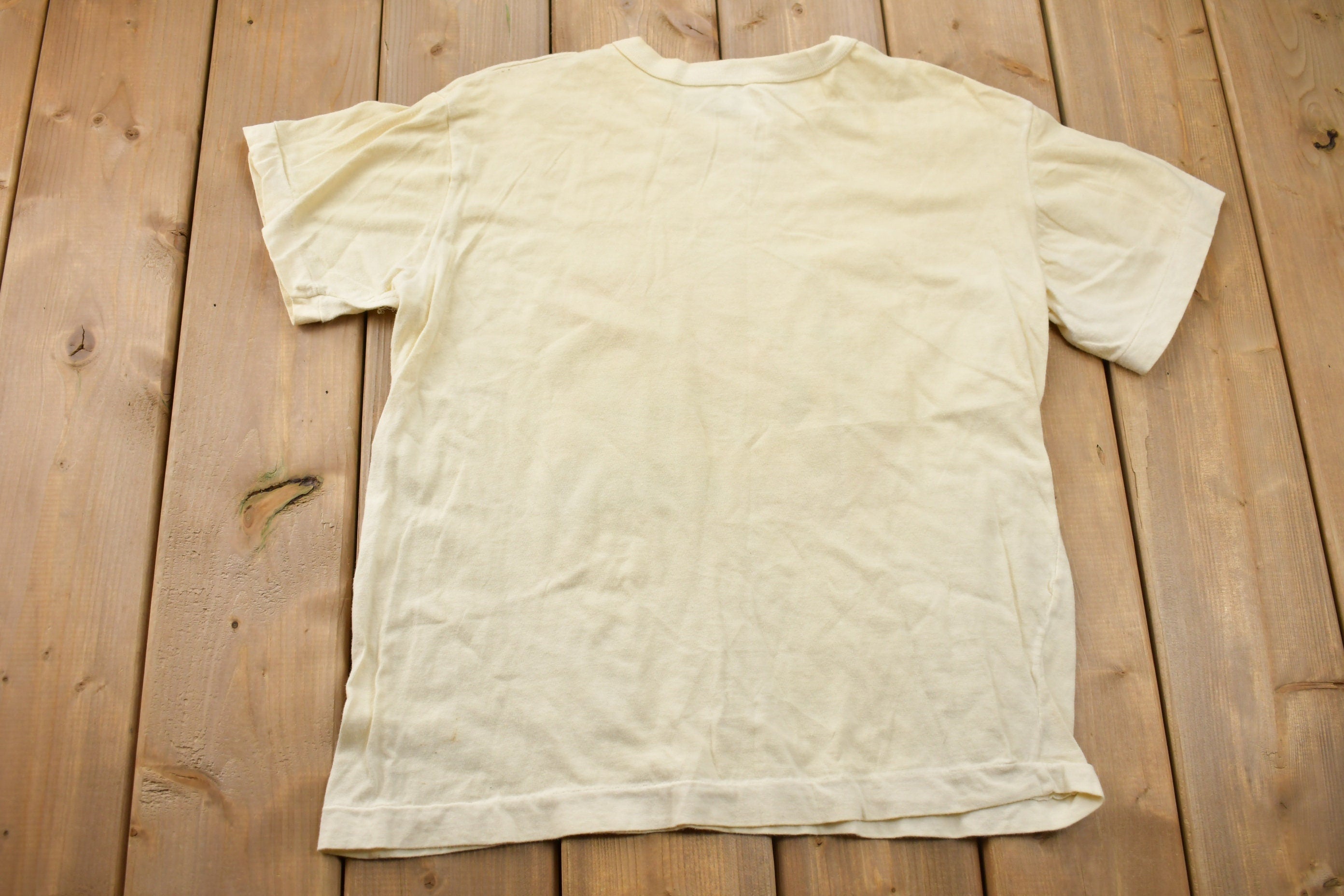 Vintage 1980s Jamaica A Lot of People Friends Souvenir T Shirt