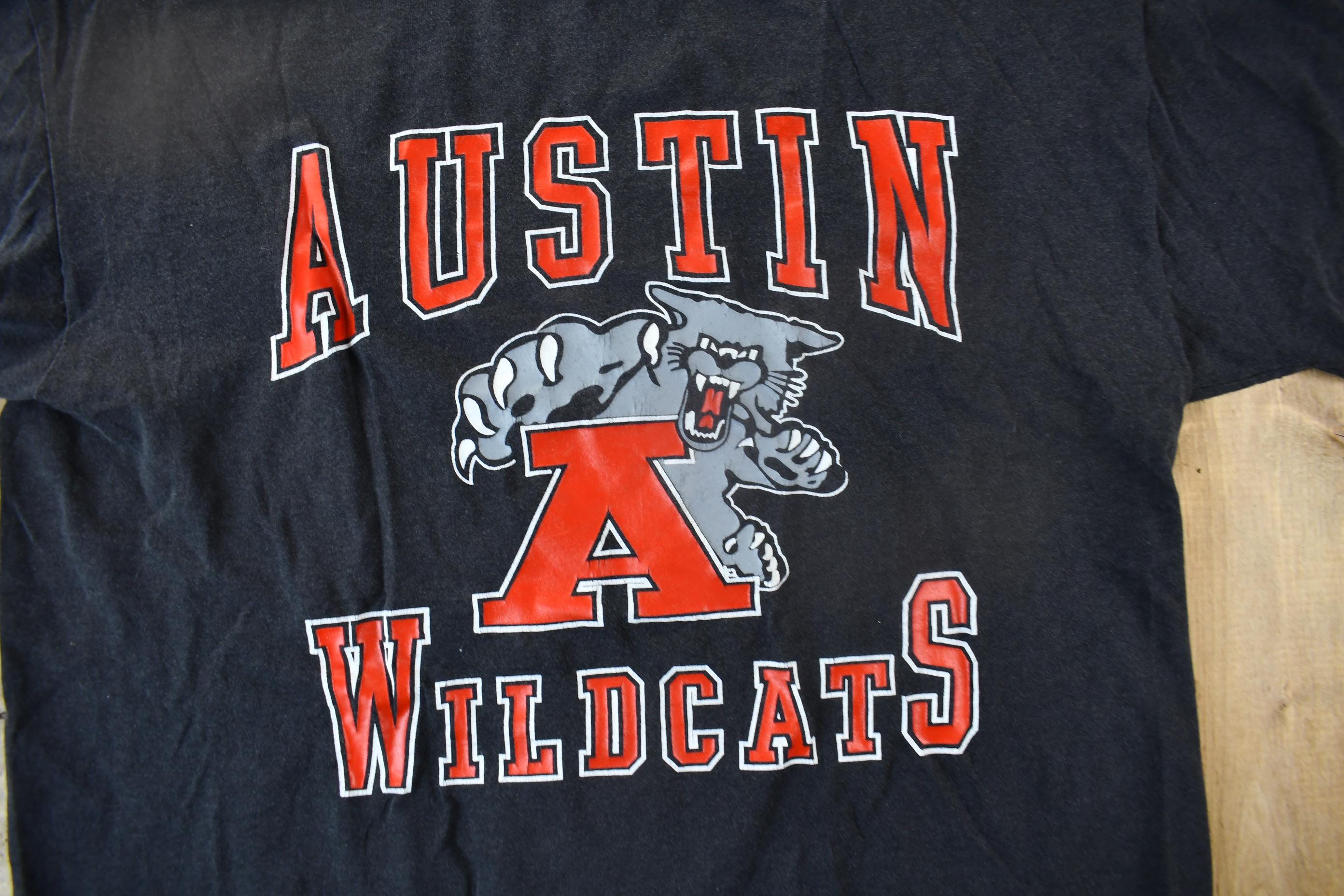 Vintage 1990s Austin Wildcats Graphic T-Shirt