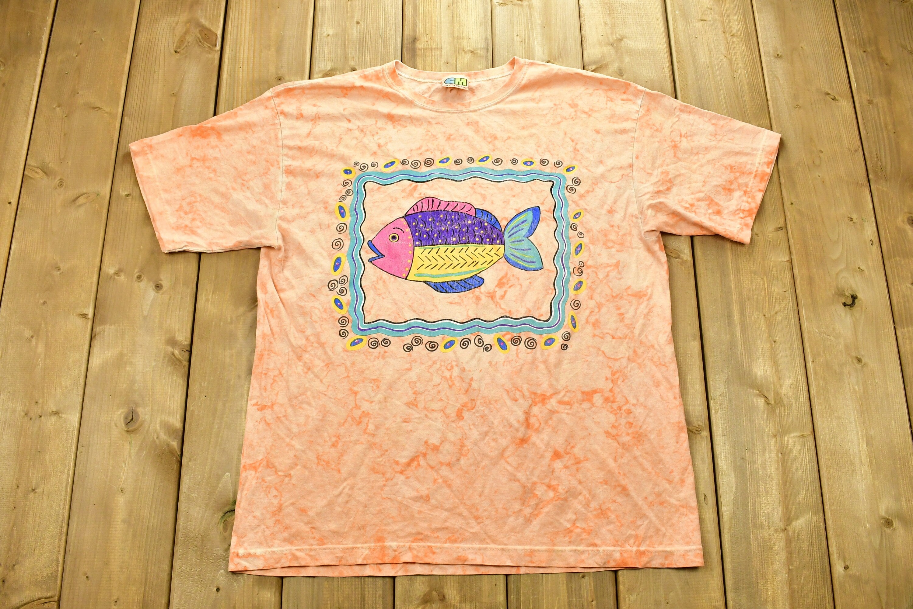 Vintage 90's Fish Graphic Animal T-Shirt