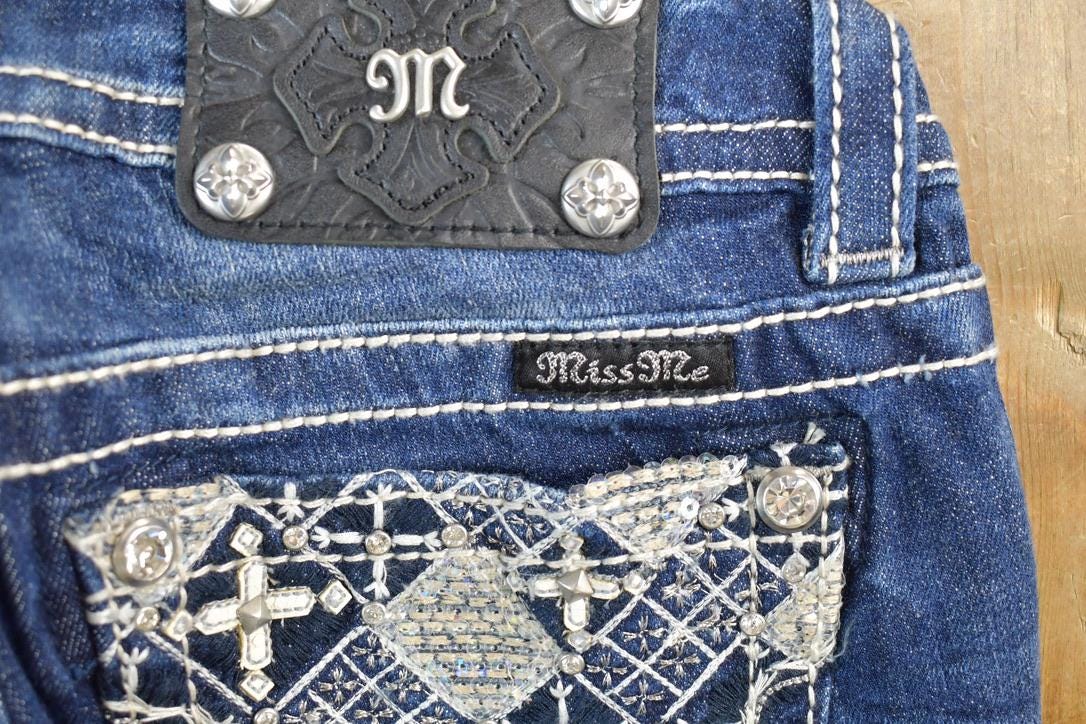 Vintage Y2K Miss Me Bedazzled Low Rise Jeans Size 26x31