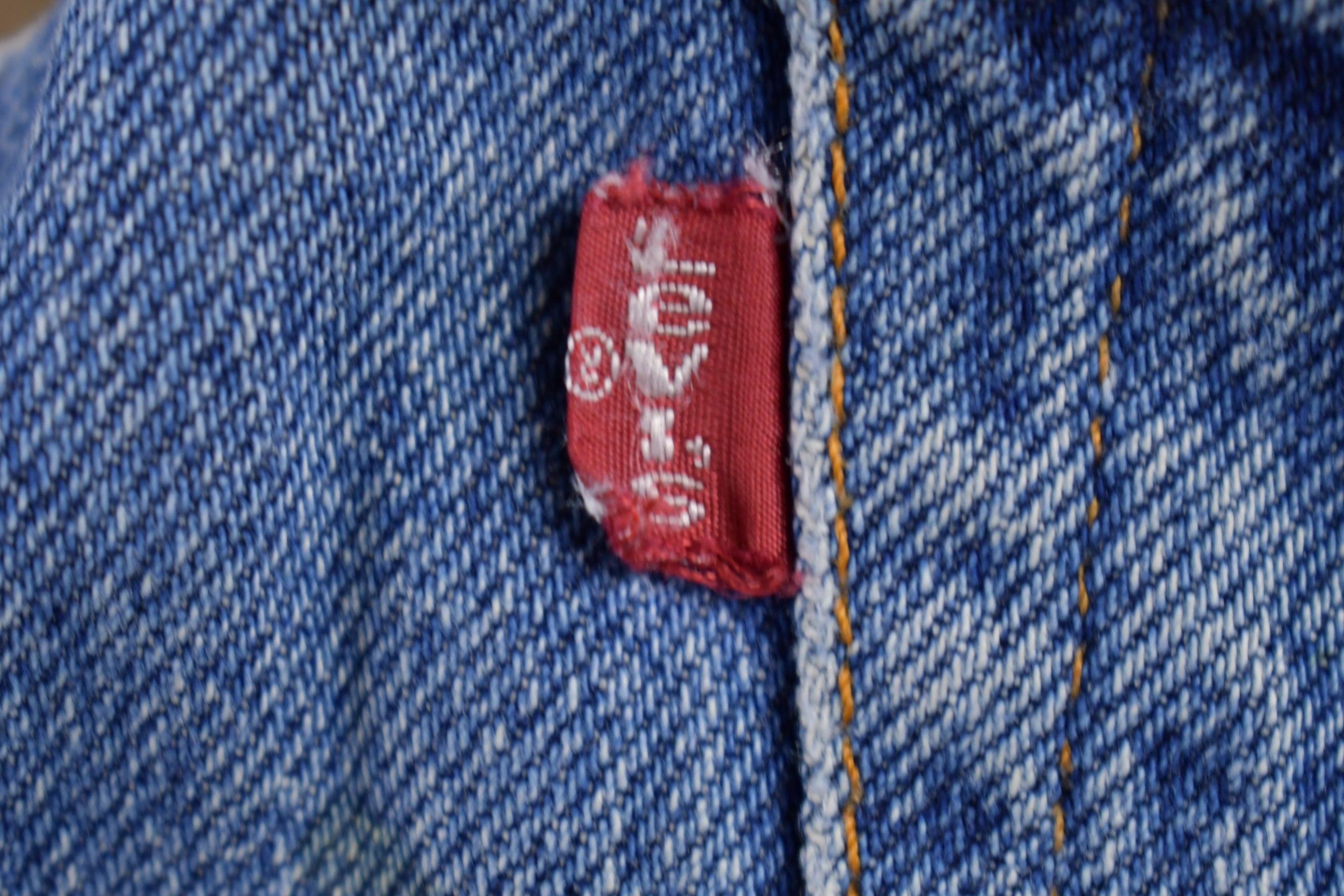 Vintage 1990s Levi's 505 Red Tab Jeans Size 32 x 23