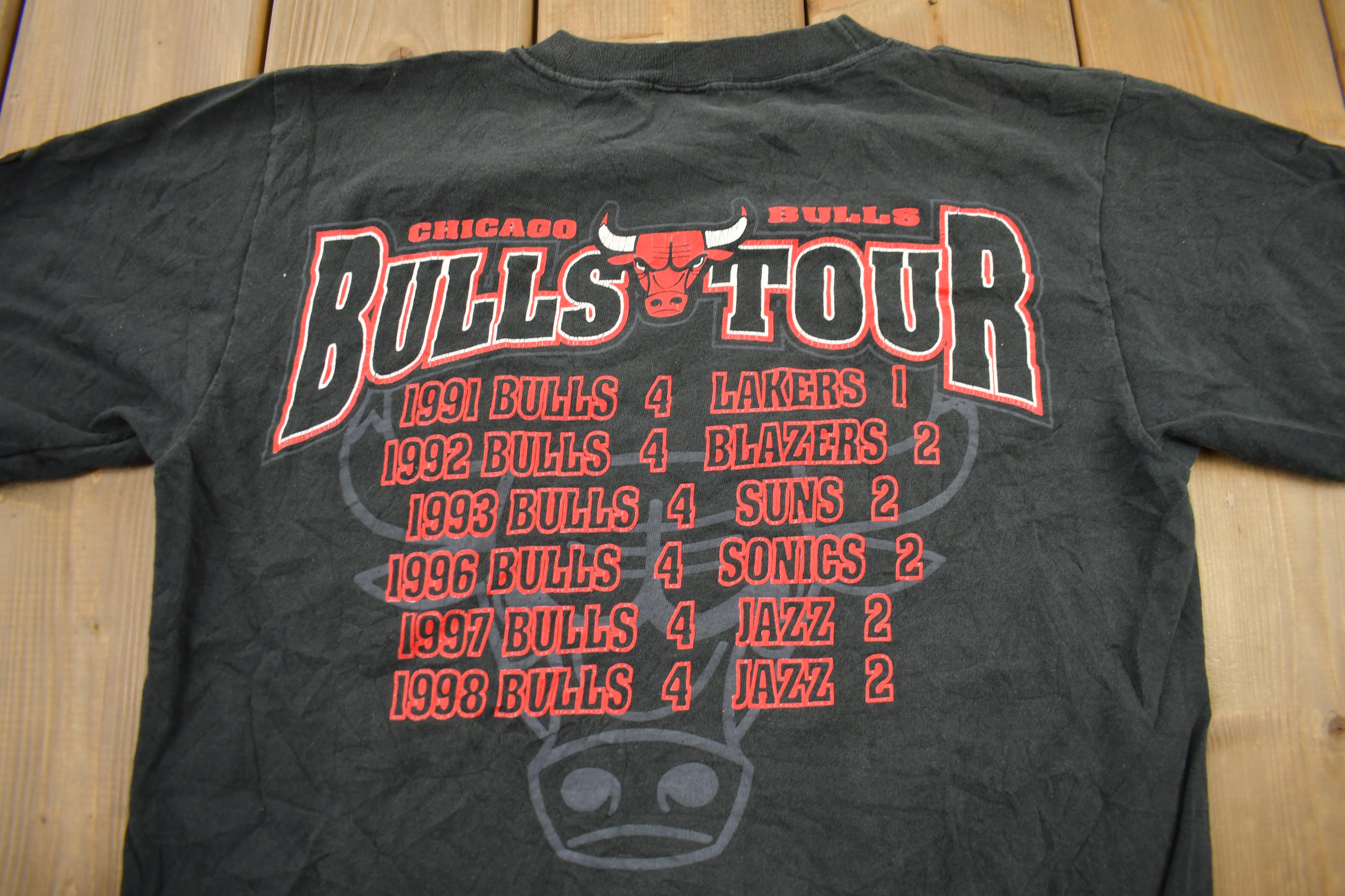 Vintage 1998 Chicago Bulls 6 Time NBA Champions Starter T-Shirt