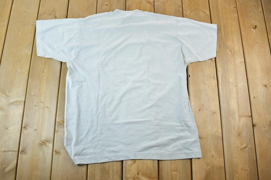 Vintage 1989 Alaska Frozen Paradise Polar Bear Souvenir Single Stitch Graphic Print T-Shirt Made In USA