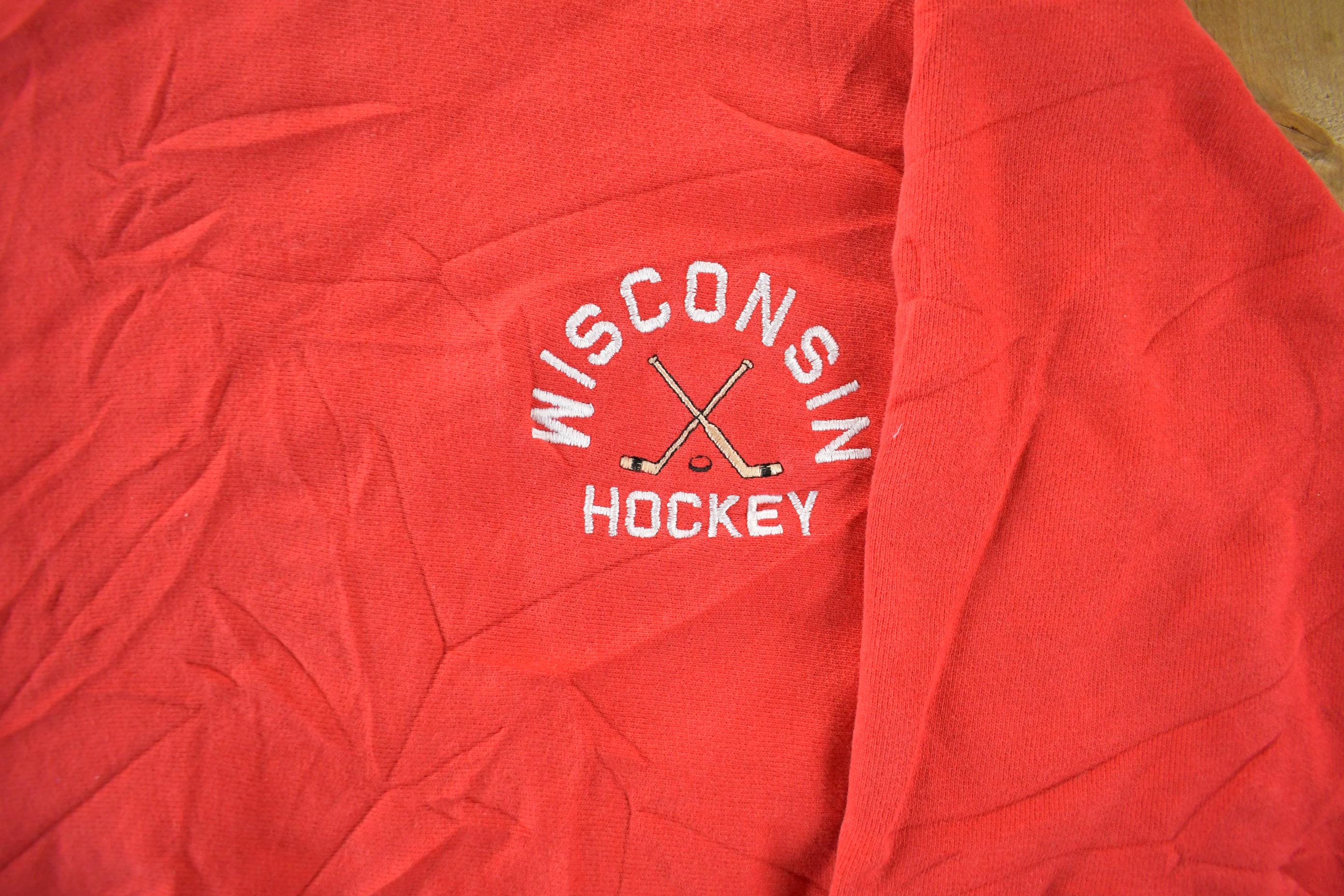 Vintage 1990s University of Wisconsin Hockey Champion Reverse Weave Crewneck Sweatshirt
