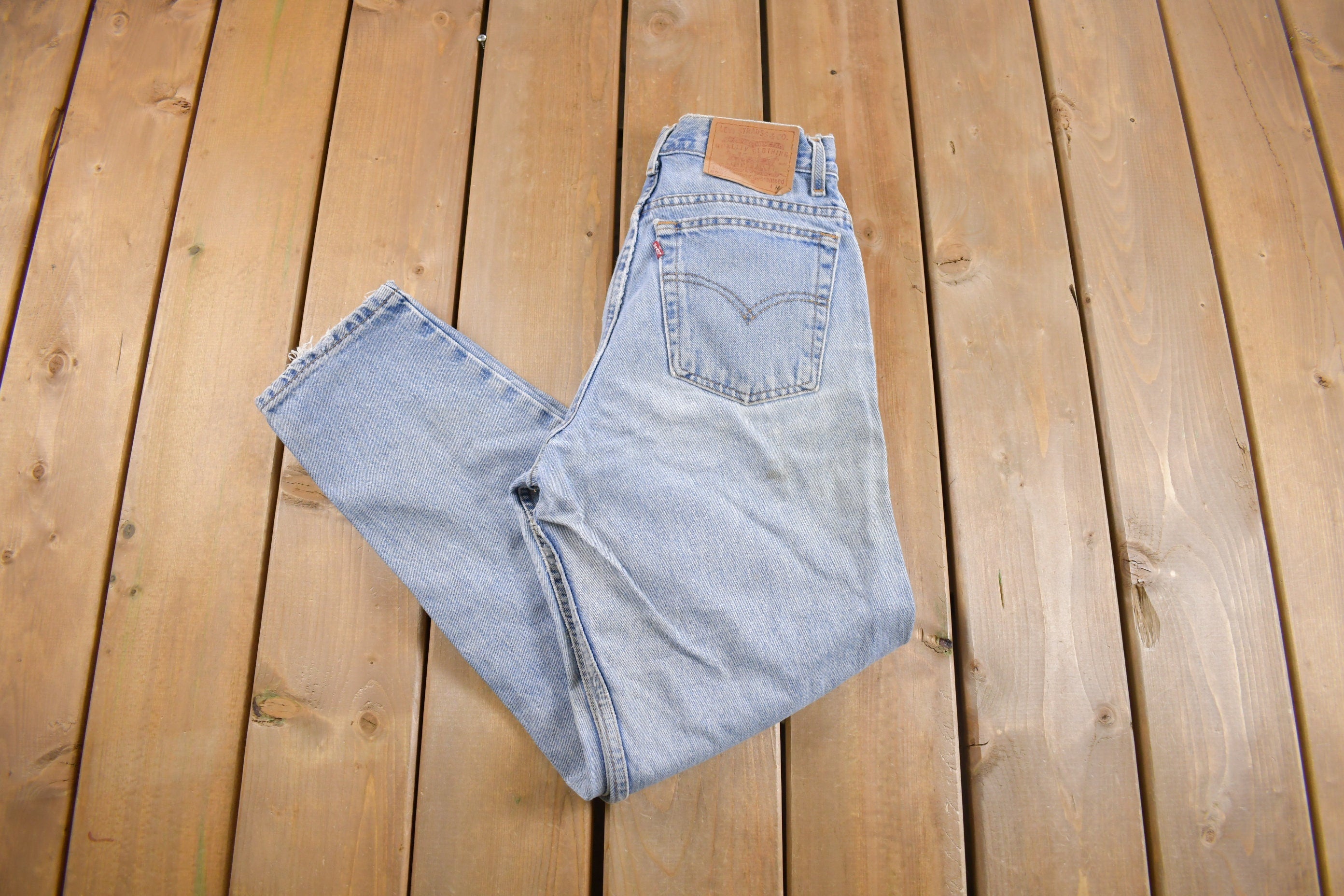 Vintage 1990s Levi's 550 Red Tab Jeans Size 29 x 28