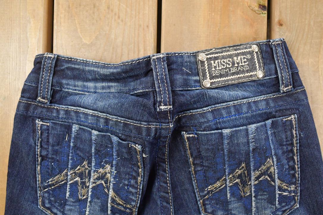Vintage Deadstock Y2K Miss Me Bedazzled Low Rise Jeans Women's Size 26x31