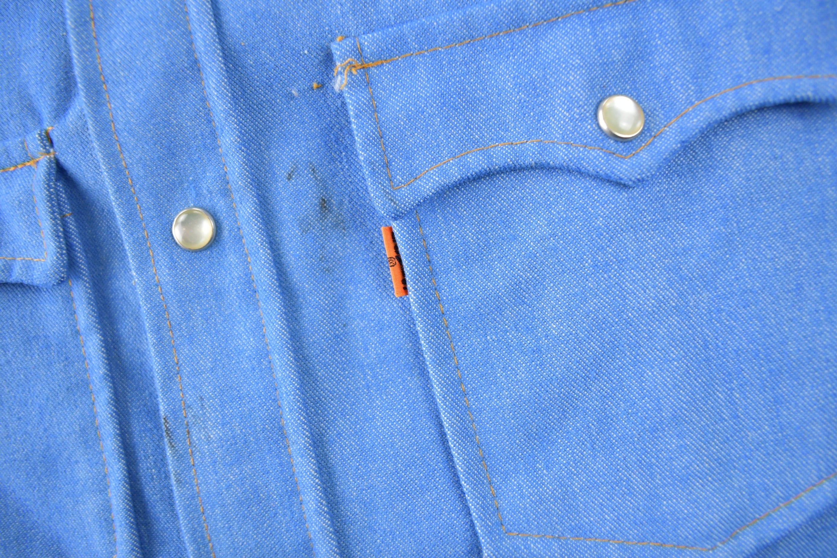 Vintage 1970s Levi's Western Style Pearl Snap Button Up Shirt Made in USA Size L