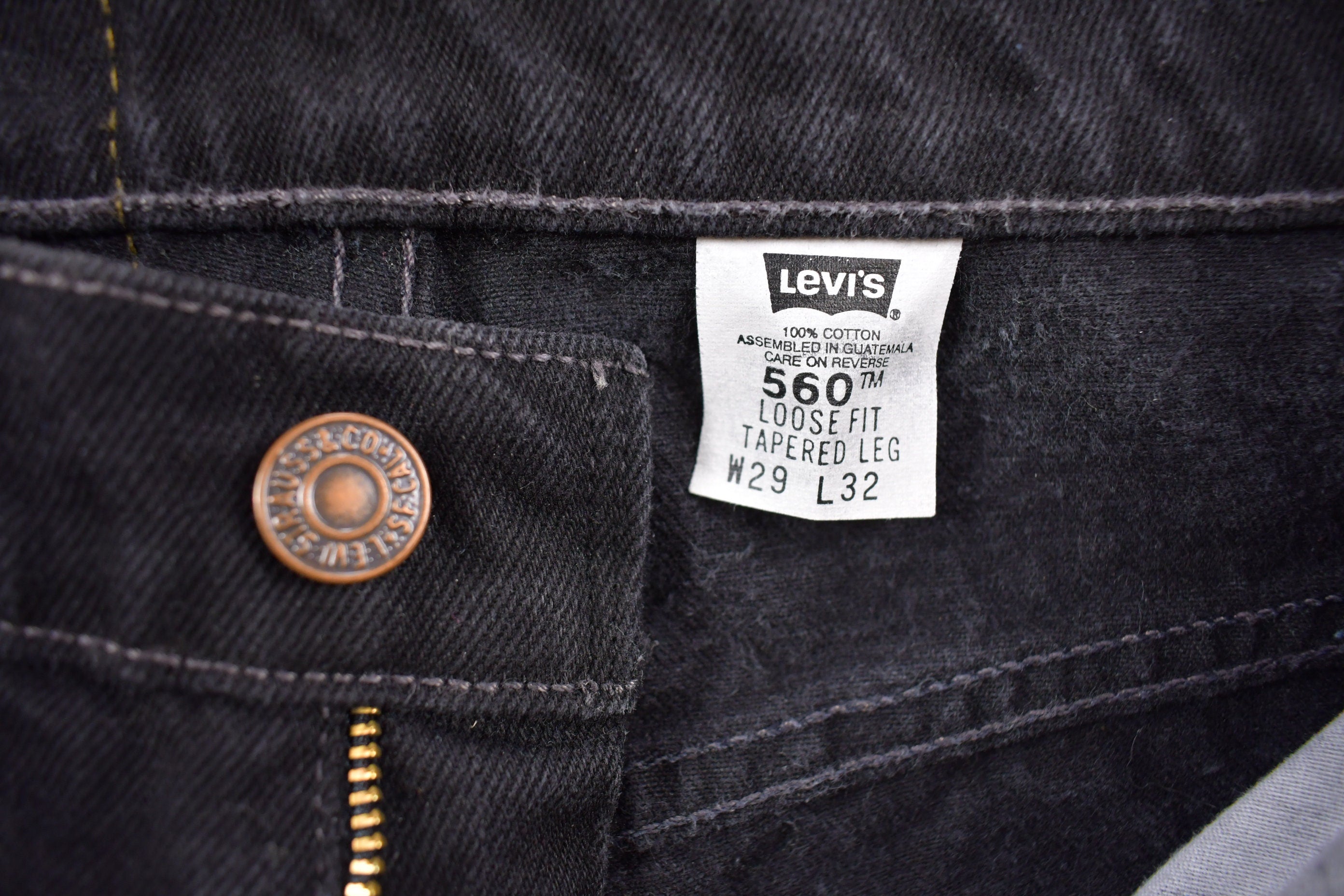 Vintage 1990s Levi's 560 Red Tab Black Denim Jeans Size 26 x 32