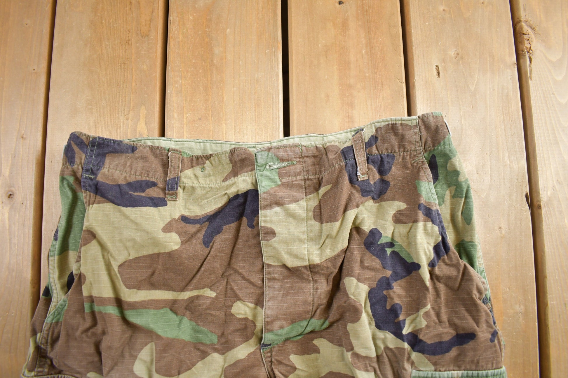 Vintage 1990s Army Camouflage Cargo Pants Size 31x29 / Streetwear / Army Pants / Military Pants / Vintage Cargos / Made In