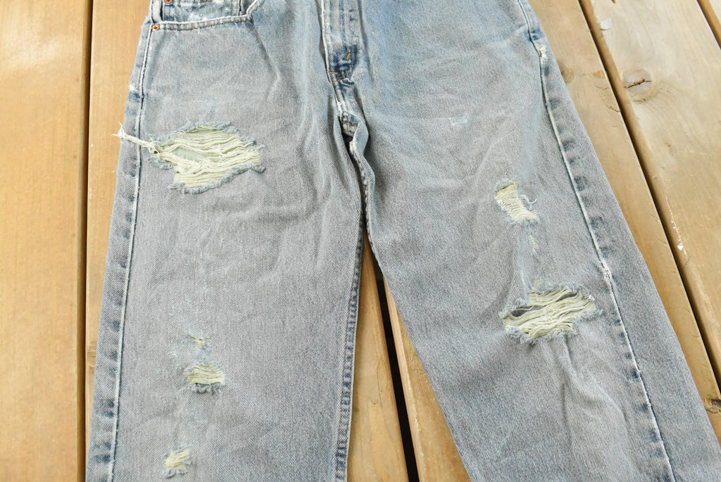 Vintage 1990s Levi's 505 Regular Straight Fit Denim Blue Jeans Men's 32 x 29 / 90s Levi's / Streetwear / Made in USA