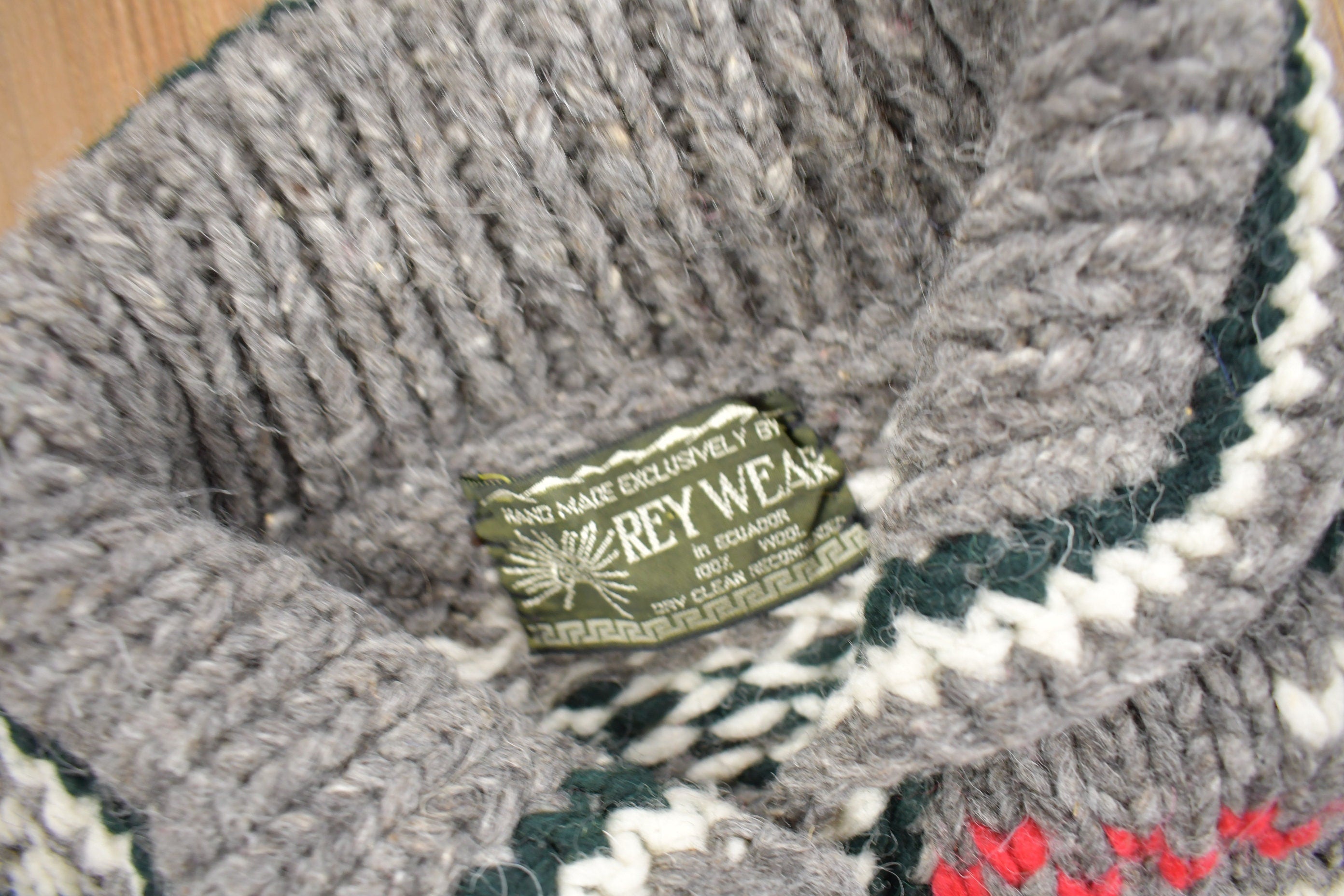 Vintage 1990s Rey Wear 100% Wool Knit Sweater