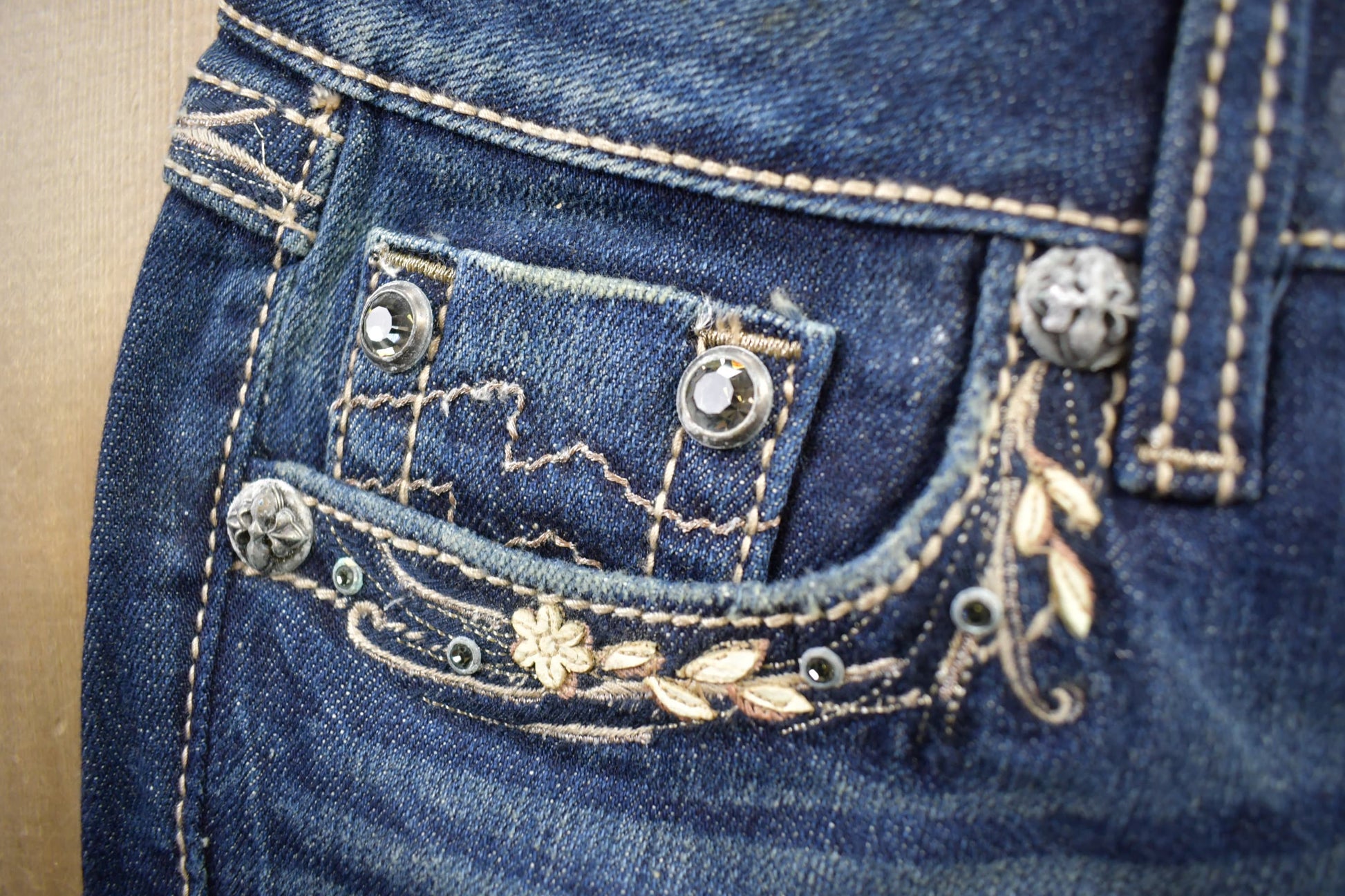 Vintage Y2K Miss Me Bedazzled Low Rise Jeans Size 26x33