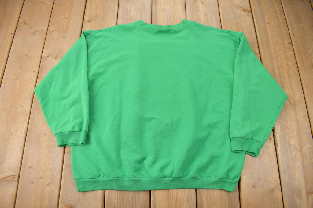 Vintage 1996 Looney Tunes Tweety Bird Christmas Theme Crewneck