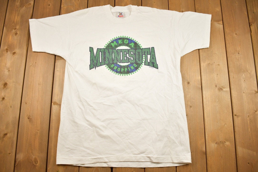 Vintage 1990s Minnesota Mega Shopping Souvenir T Shirt / Streetwear / Made In USA / Vacation Tee / Travel T Shirt / Location T / Shopaholic