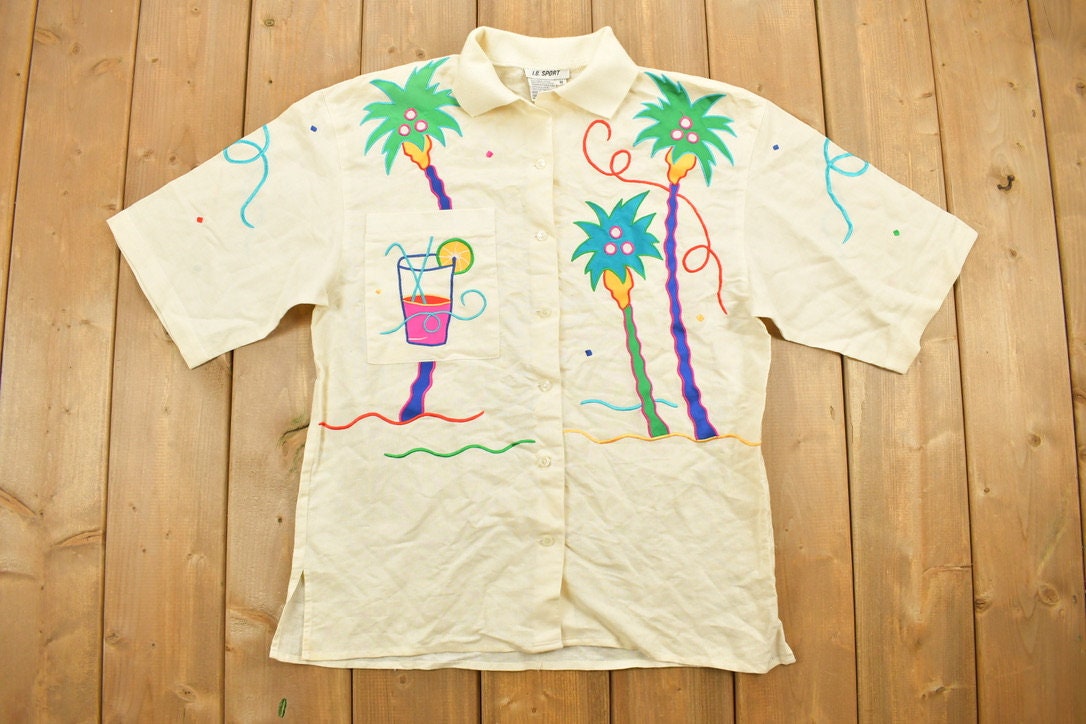 Vintage 1980s Tropical Party Themed Embroidered Short Sleeve Button Up Shirt