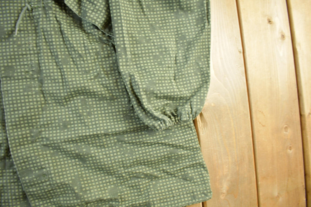 Vintage 1990s Military Parka Camo Jacket Men's Medium / Zip Up Hooded Coat / 90s Army Green / Army Jacket / Military Parka