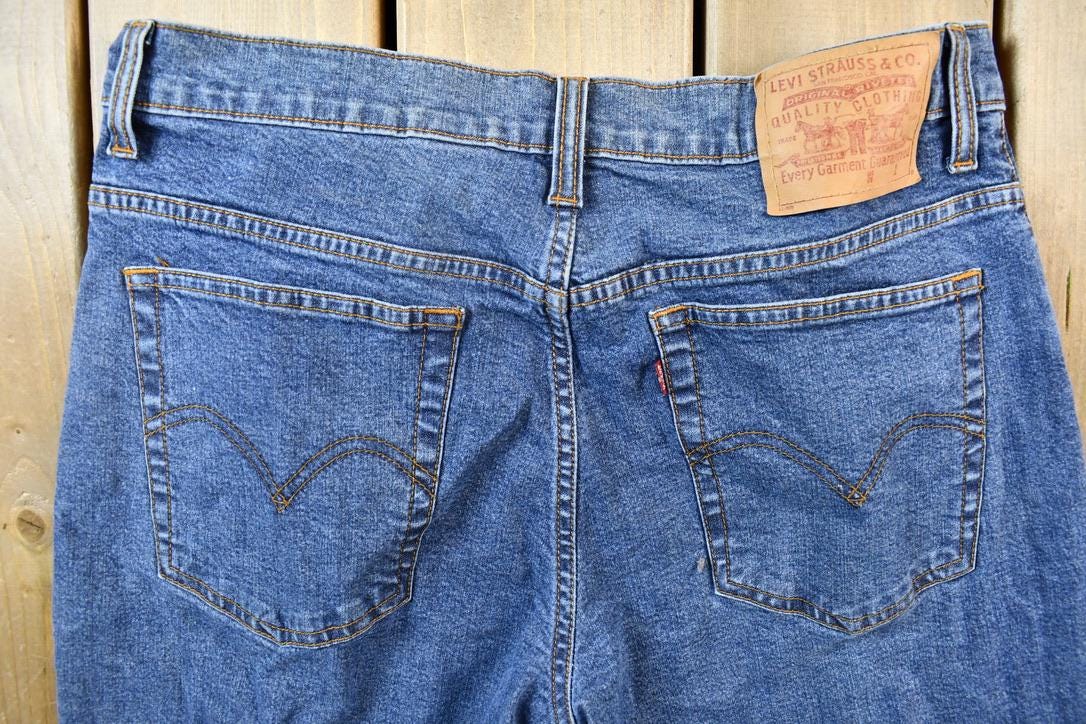 Vintage 2000s Levis Red Tab Denim Jeans Size 32 x 30