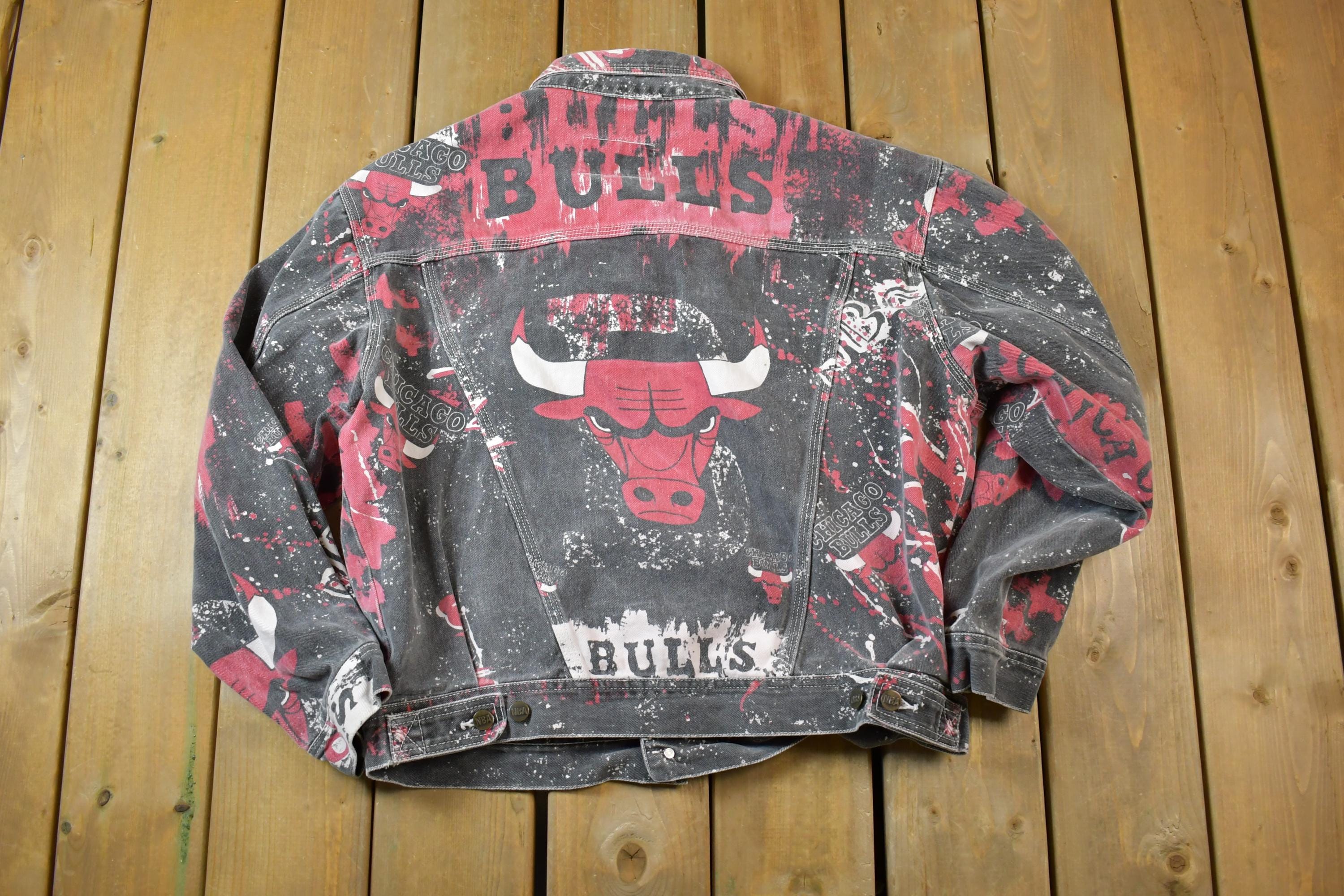 Vintage 1990s Chicago Bulls All Over Print NBA Basketball Boxy Fit Jean Jacket