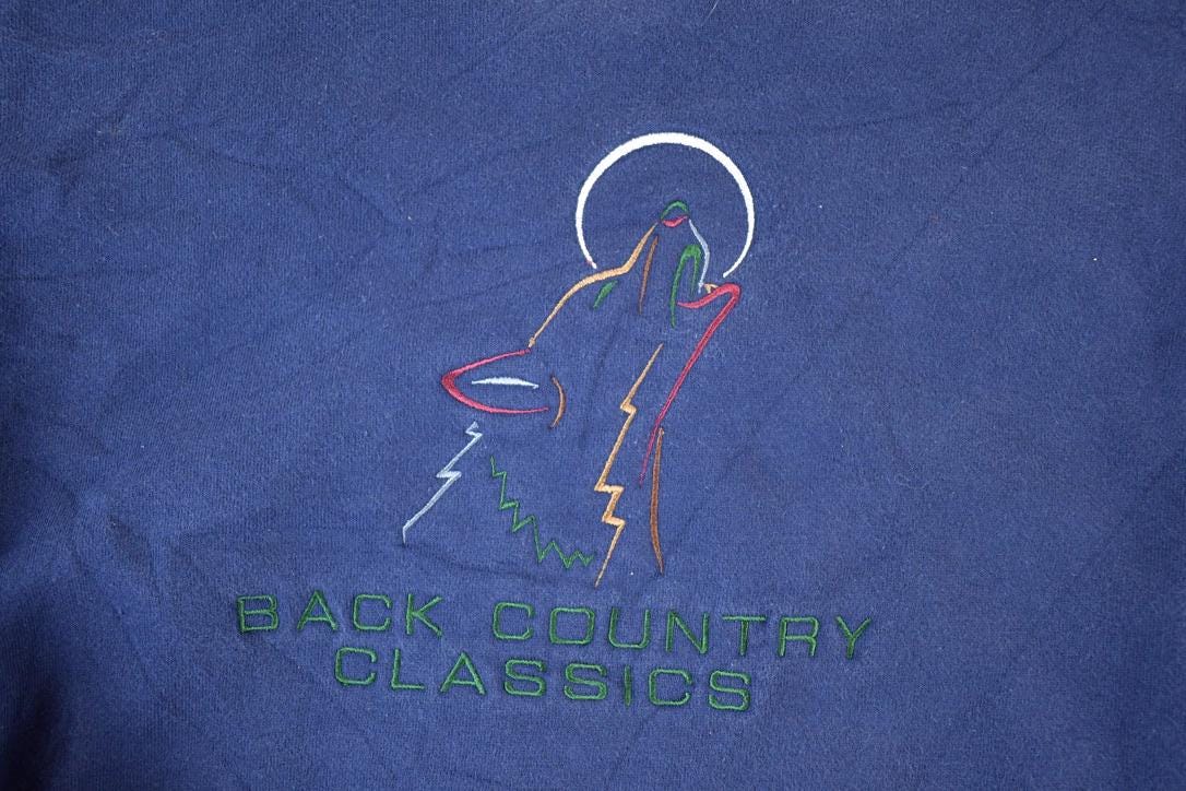 Vintage 1990s Back Country Classics Embroidered Wolf Crewneck Sweatshirt Mens M