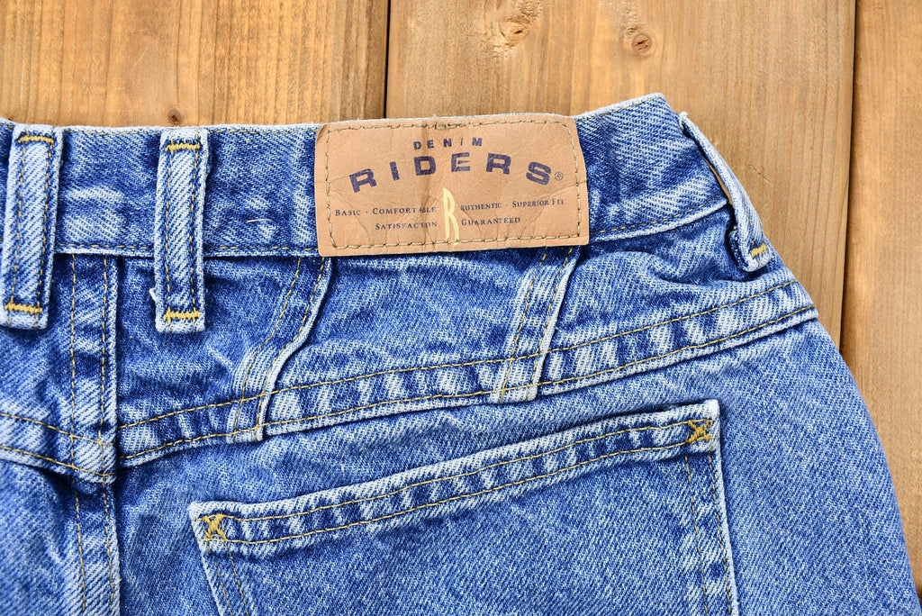Vintage 1990s Riders Light Wash Relaxed Fit Tapered Mom Jeans